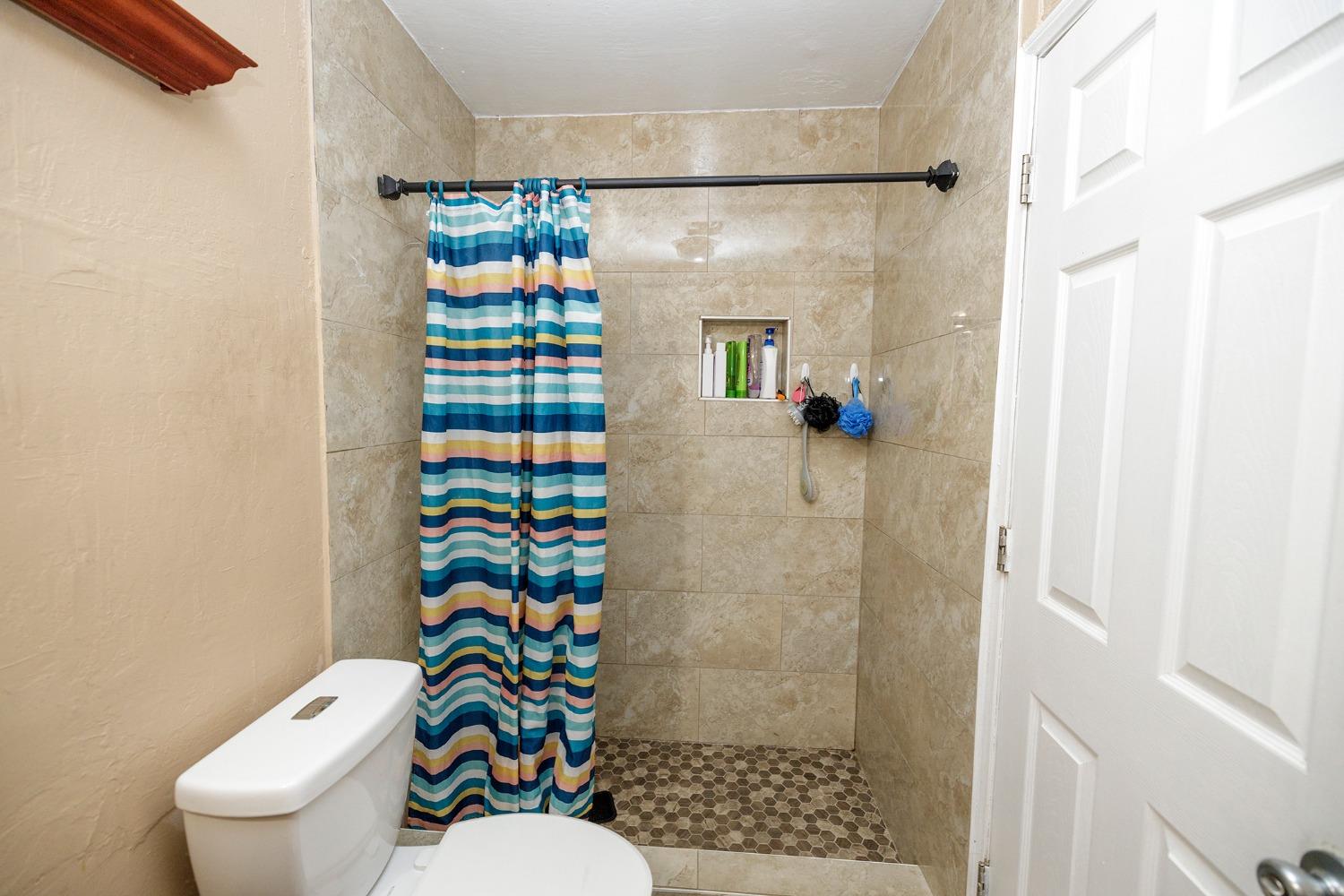 Detail Gallery Image 25 of 46 For 1042 Ventura Ave, Livermore,  CA 94551 - 4 Beds | 1 Baths