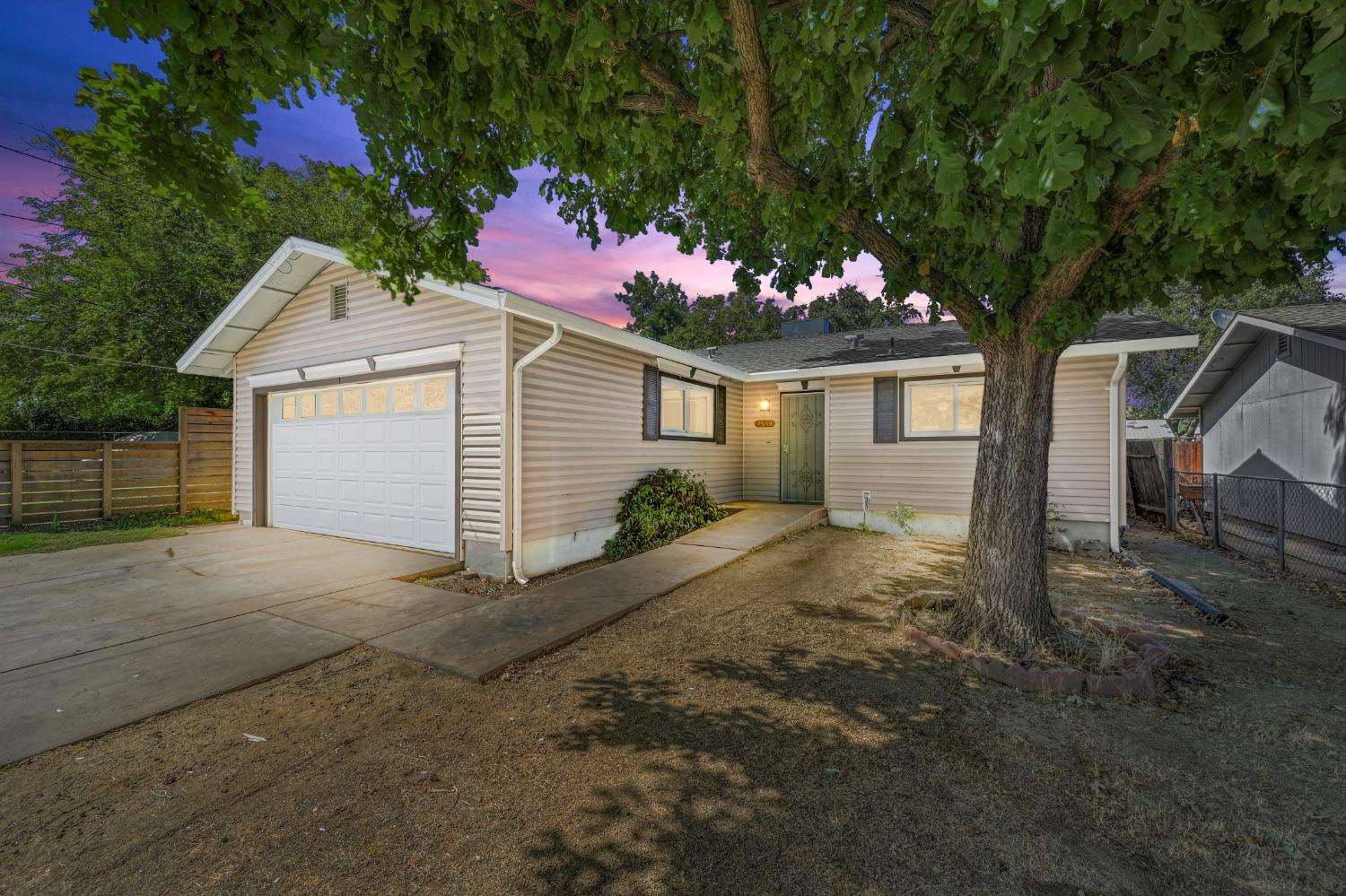 Detail Gallery Image 1 of 1 For 7551 Cedar Dr, Citrus Heights,  CA 95610 - 2 Beds | 2 Baths