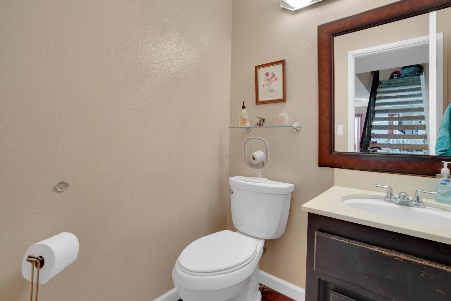 Detail Gallery Image 10 of 23 For 1013 Claremont Ct, Modesto,  CA 95356 - 2 Beds | 2/1 Baths