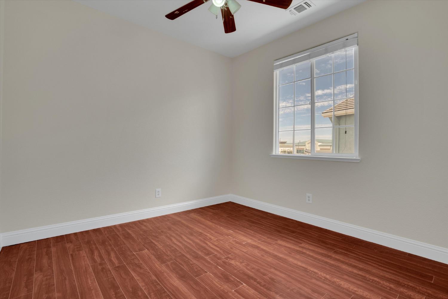 Detail Gallery Image 25 of 29 For 247 Autumn Rain, Lathrop,  CA 95330 - 4 Beds | 2/1 Baths