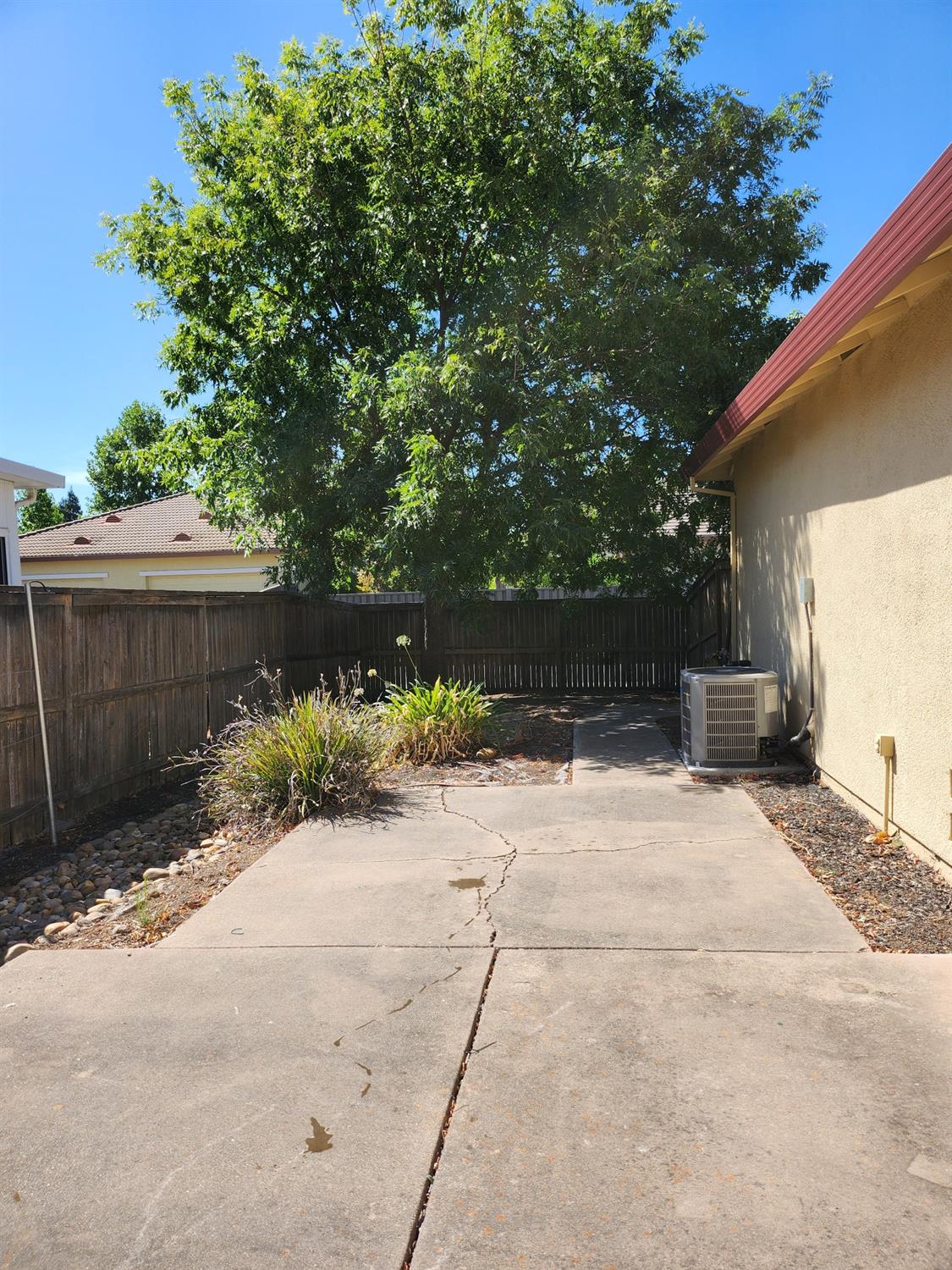 Detail Gallery Image 22 of 38 For 2320 Rose Arbor Dr, Sacramento,  CA 95835 - 2 Beds | 2 Baths