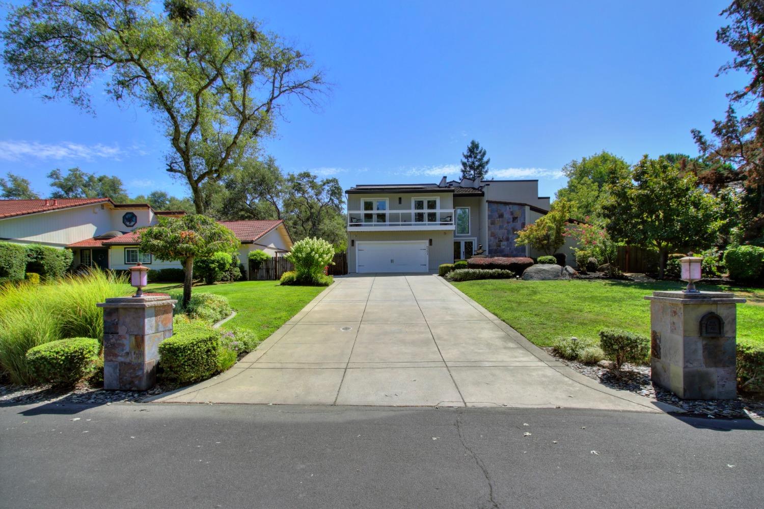 Detail Gallery Image 2 of 82 For 8281 E Hidden Lakes Dr, Granite Bay,  CA 95746 - 5 Beds | 3/1 Baths