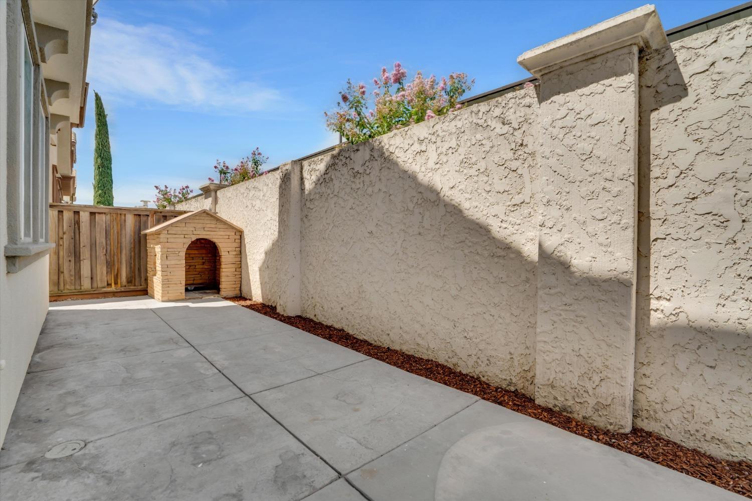 Detail Gallery Image 26 of 29 For 247 Autumn Rain, Lathrop,  CA 95330 - 4 Beds | 2/1 Baths