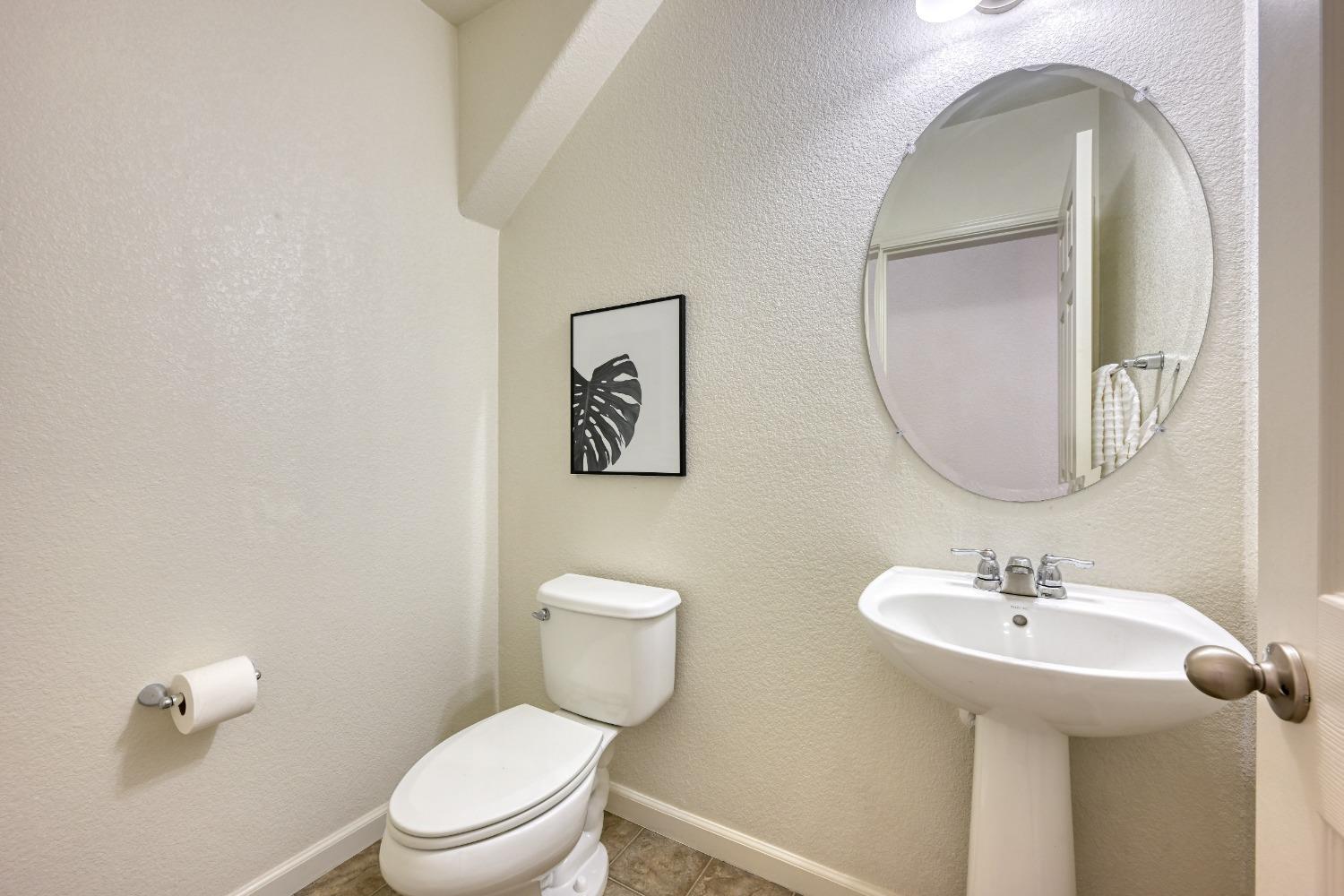 Detail Gallery Image 15 of 38 For 153 Barnhill Dr, Folsom,  CA 95630 - 3 Beds | 2/1 Baths