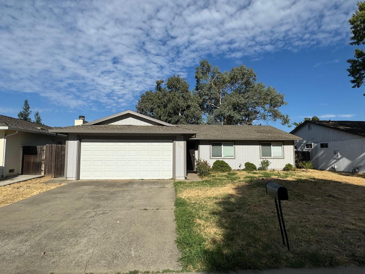 Detail Gallery Image 1 of 1 For 3920 Arderly Ct, Sacramento,  CA 95826 - 3 Beds | 2 Baths