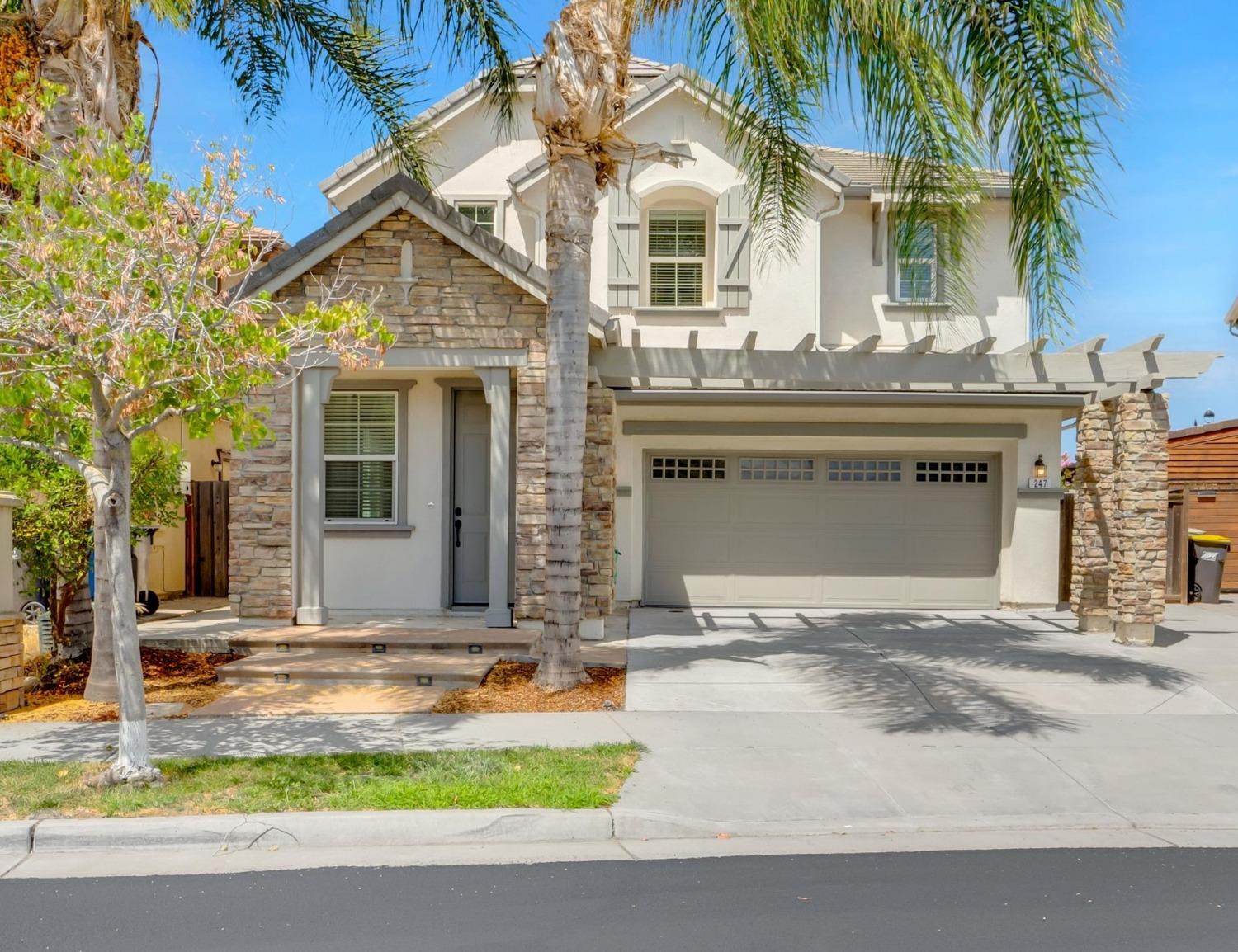 Detail Gallery Image 1 of 29 For 247 Autumn Rain, Lathrop,  CA 95330 - 4 Beds | 2/1 Baths