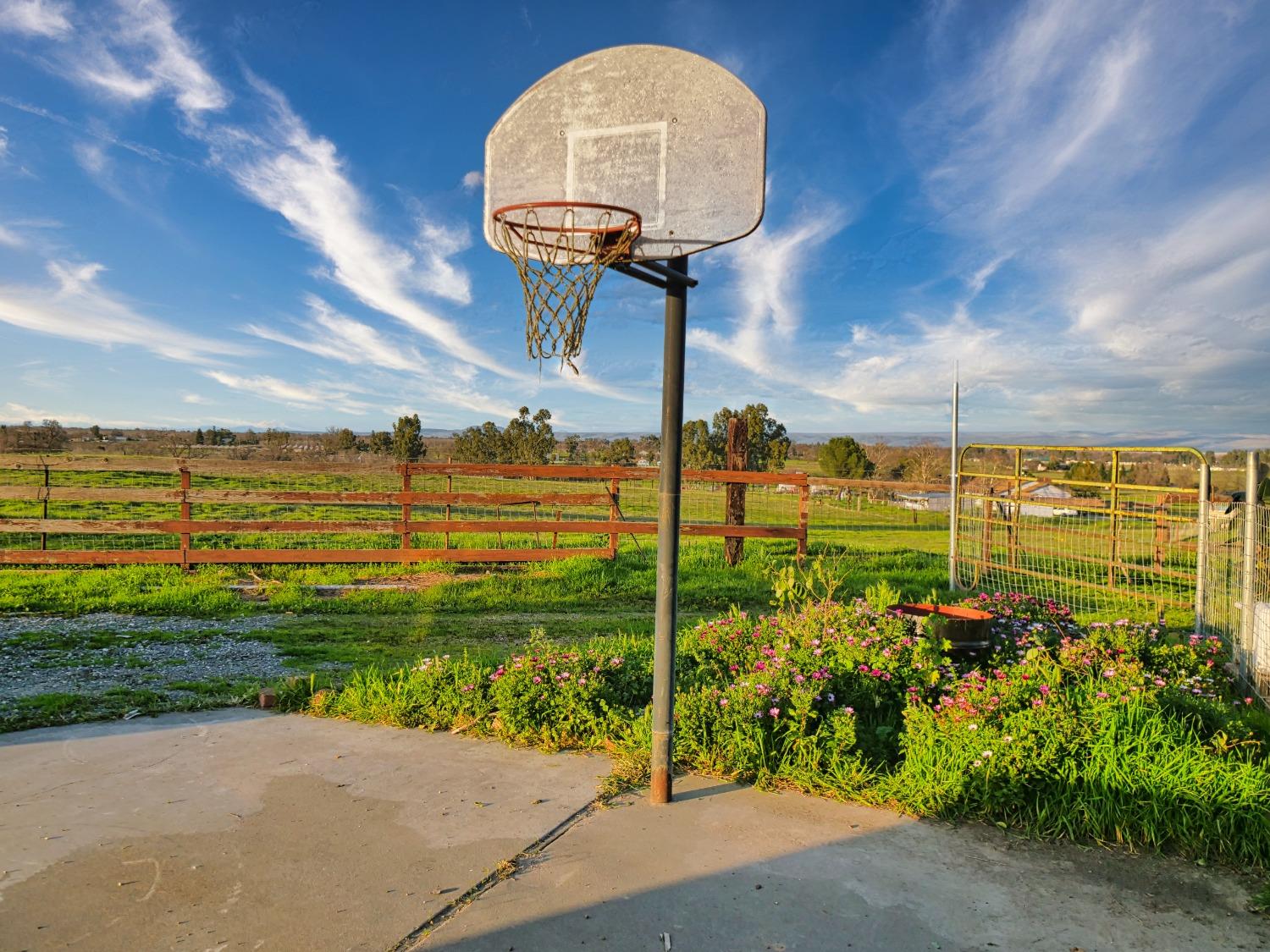 Detail Gallery Image 32 of 38 For 5750 Mcdonald Rd, Corning,  CA 96021 - 3 Beds | 2 Baths