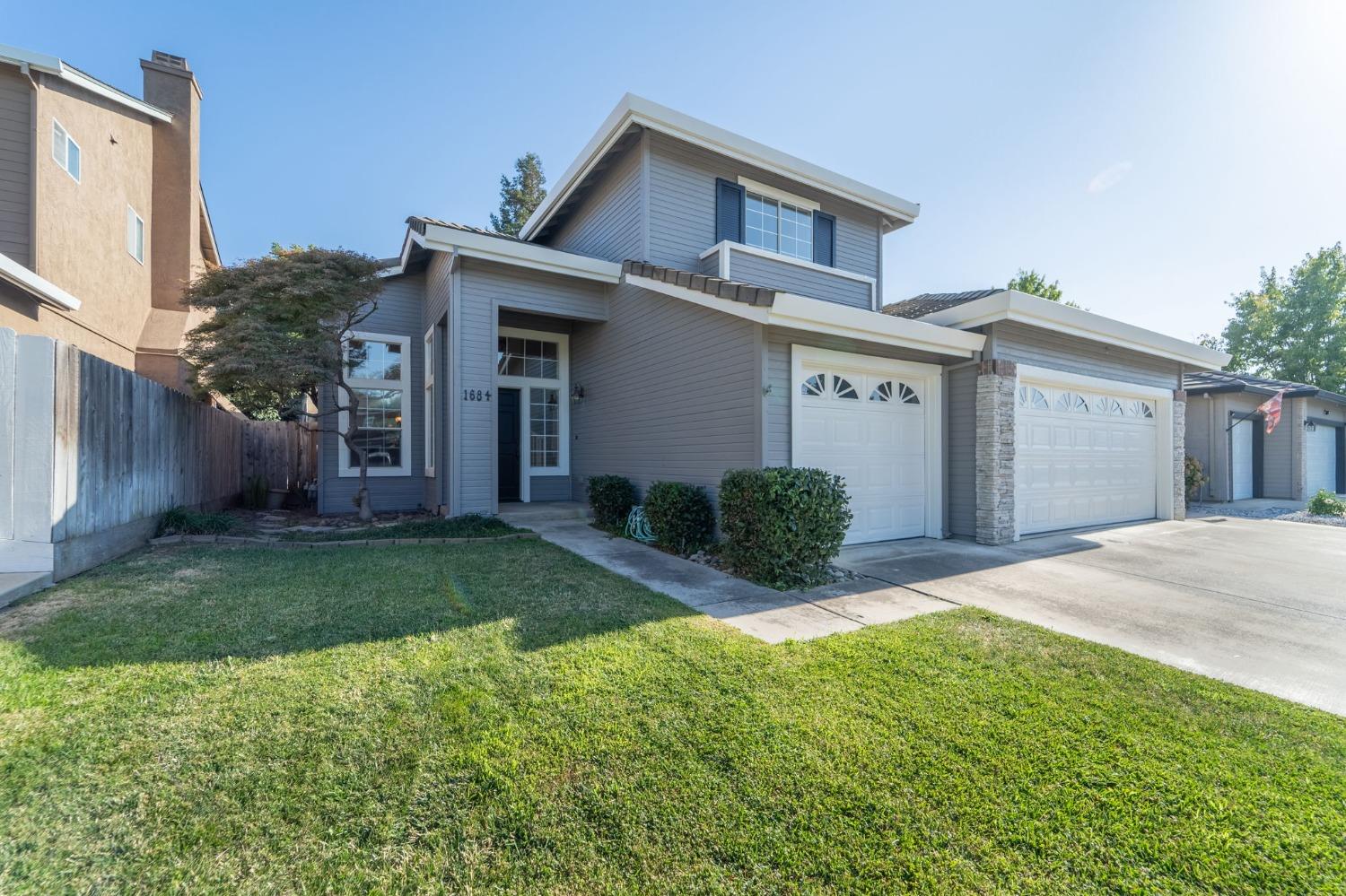 Detail Gallery Image 1 of 1 For 1684 Bailey, Ripon,  CA 95366 - 4 Beds | 3 Baths