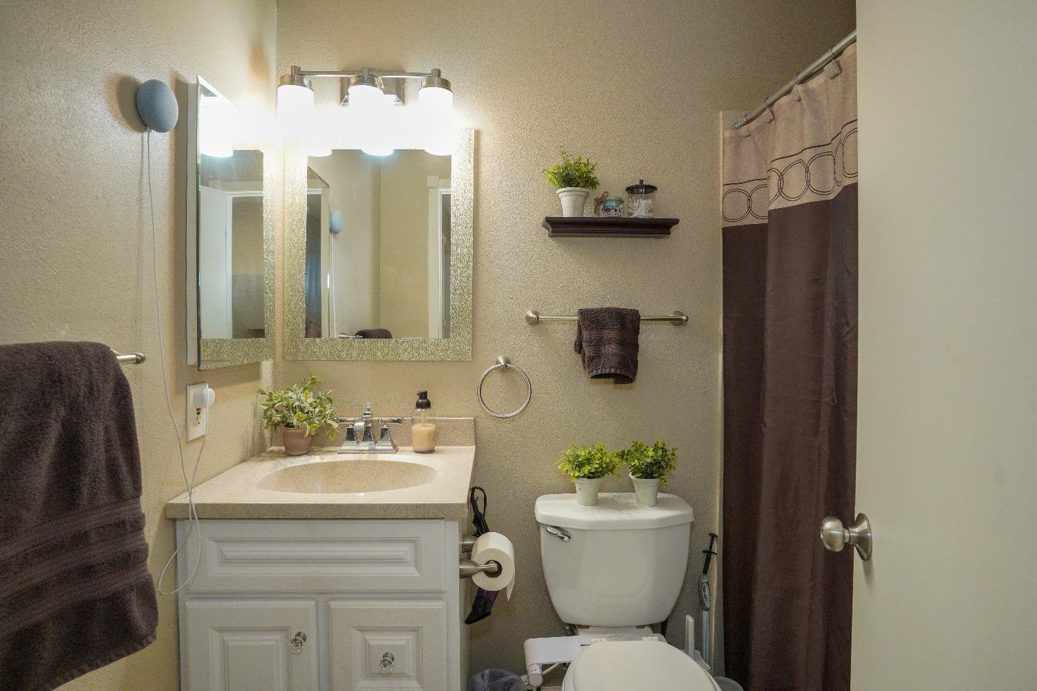 Detail Gallery Image 21 of 27 For 4762 Greenholme Dr #2,  Sacramento,  CA 95842 - 2 Beds | 1 Baths