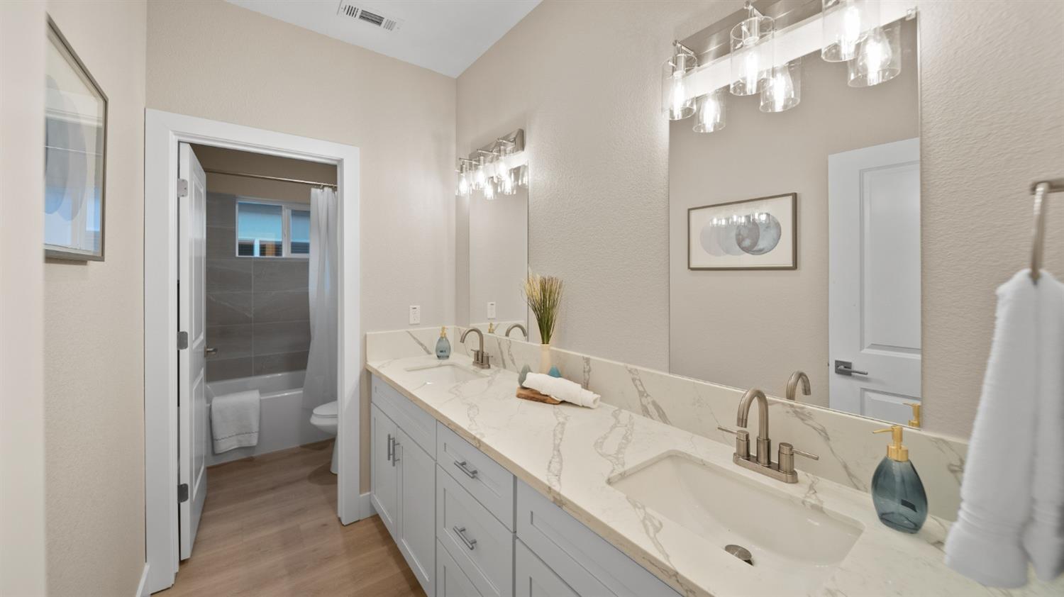 Detail Gallery Image 20 of 26 For 8284 Ghislaine Way, Antelope,  CA 95843 - 4 Beds | 2/1 Baths