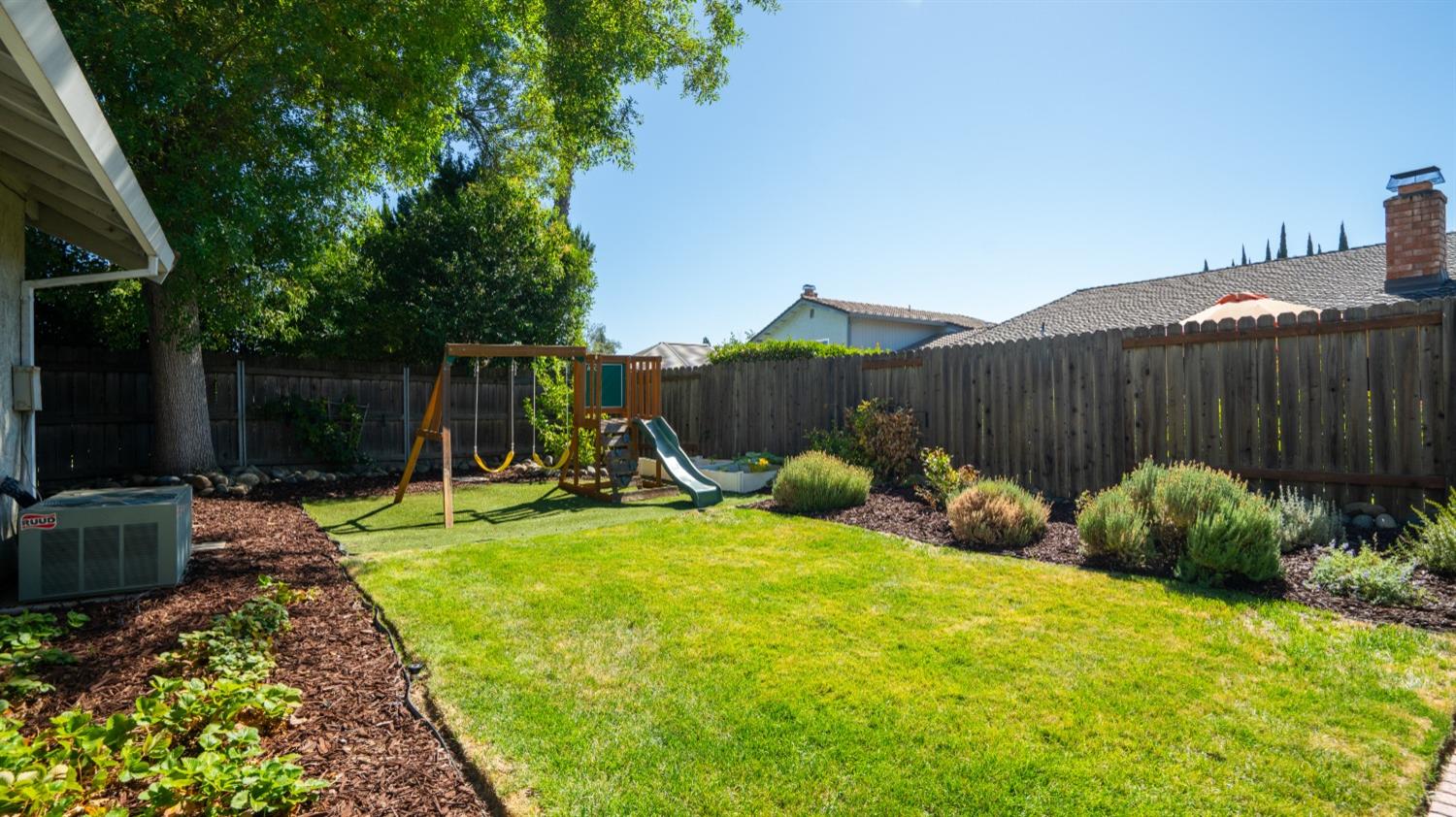 Detail Gallery Image 36 of 45 For 1307 Mossbrook Ct, Roseville,  CA 95661 - 3 Beds | 2 Baths