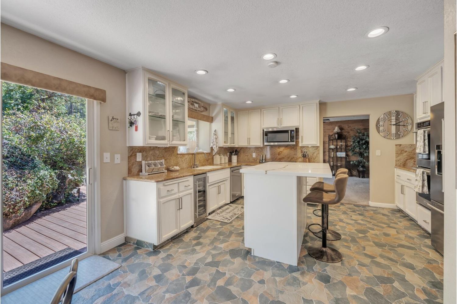 Detail Gallery Image 11 of 49 For 6675 Vireo Way, Granite Bay,  CA 95746 - 4 Beds | 2/1 Baths