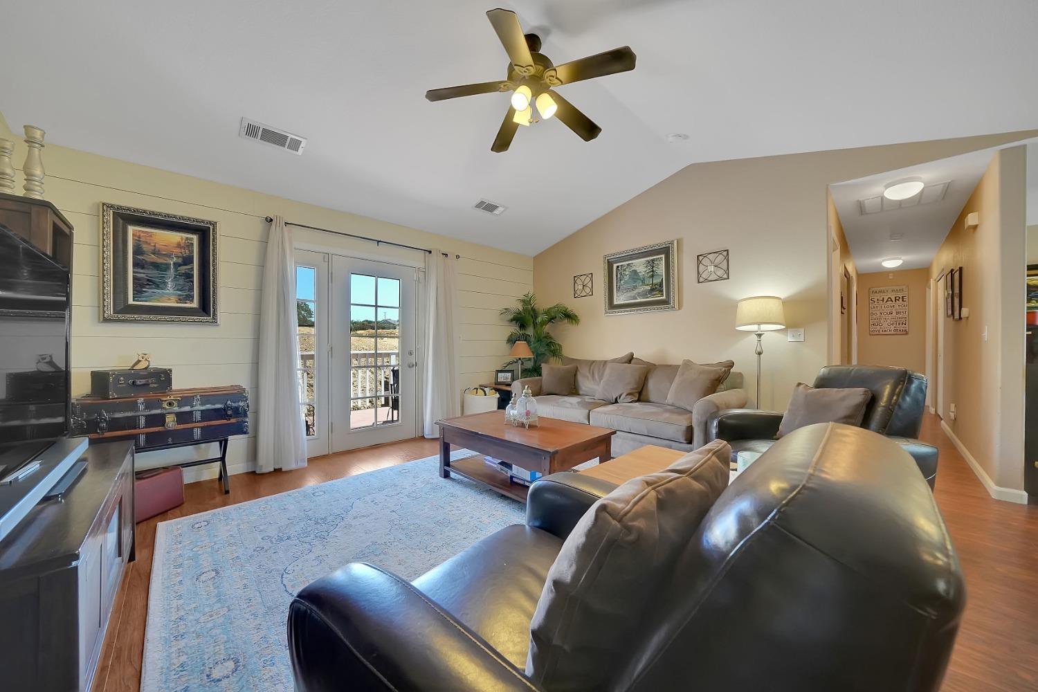 Detail Gallery Image 15 of 63 For 3335 Crowell Ln, Valley Springs,  CA 95252 - 2 Beds | 2 Baths