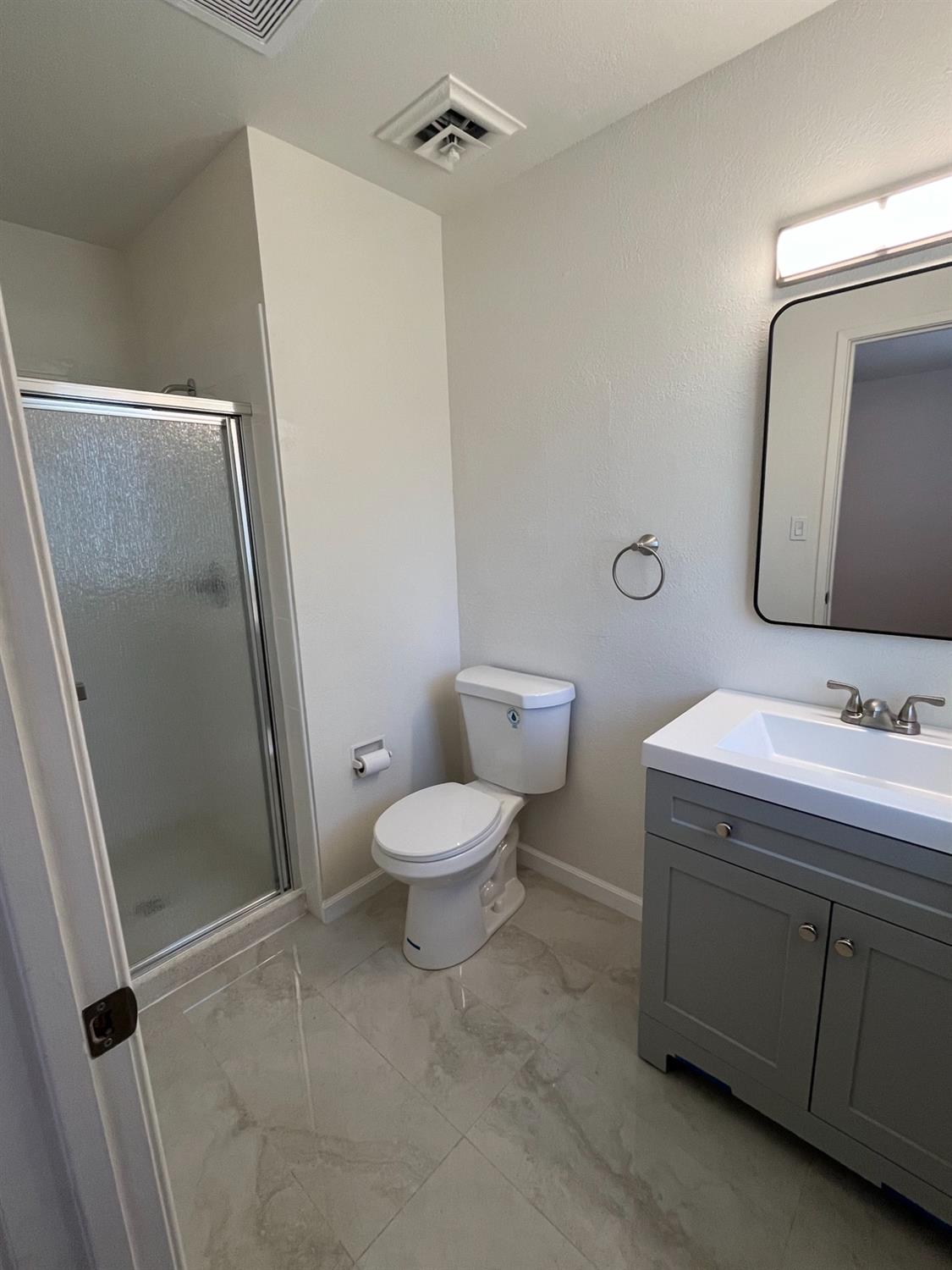 Detail Gallery Image 17 of 20 For 950 E Yorkshire Dr, Stockton,  CA 95207 - 3 Beds | 2 Baths