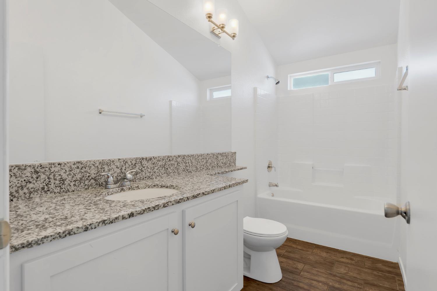 Detail Gallery Image 13 of 17 For 169 Louise Ln, Davis,  CA 95618 - 2 Beds | 2 Baths