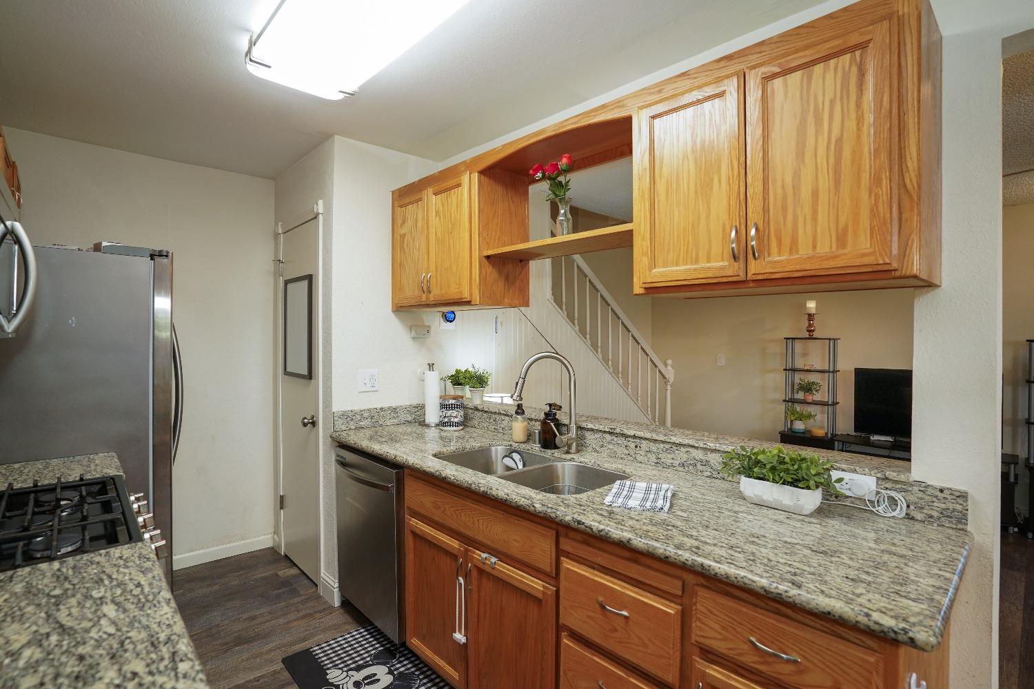 Detail Gallery Image 13 of 27 For 4762 Greenholme Dr #2,  Sacramento,  CA 95842 - 2 Beds | 1 Baths