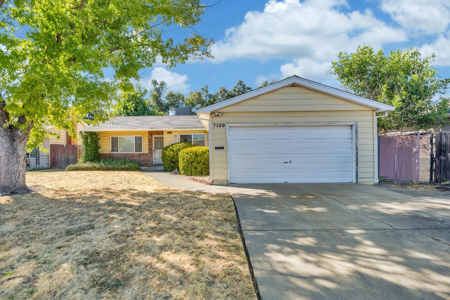 Detail Gallery Image 1 of 1 For 7139 Oakberry, Citrus Heights,  CA 95621 - 3 Beds | 1/1 Baths