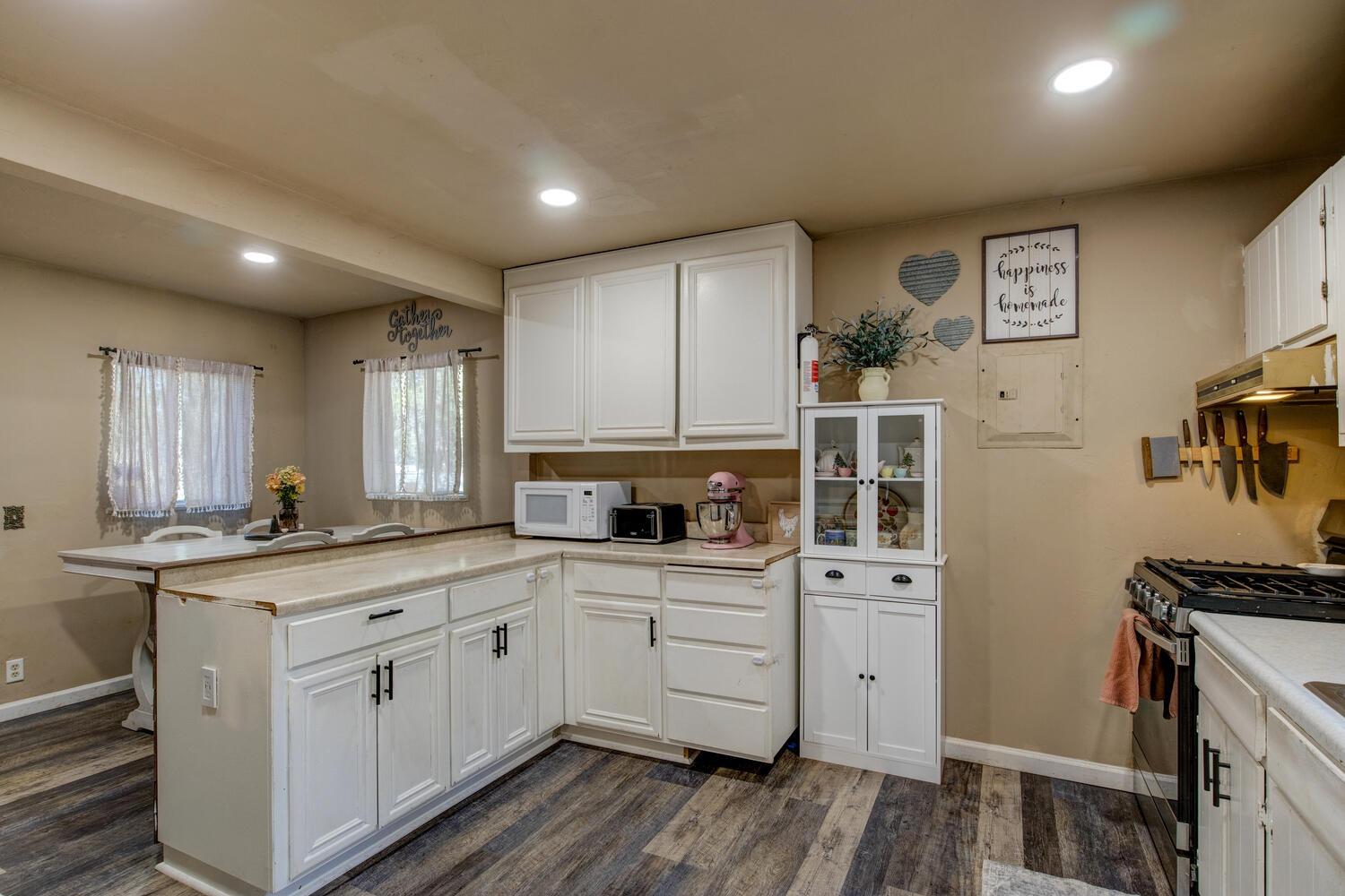 Detail Gallery Image 10 of 35 For 2680 Liberty Hill Rd, Mokelumne Hill,  CA 95245 - 2 Beds | 2 Baths