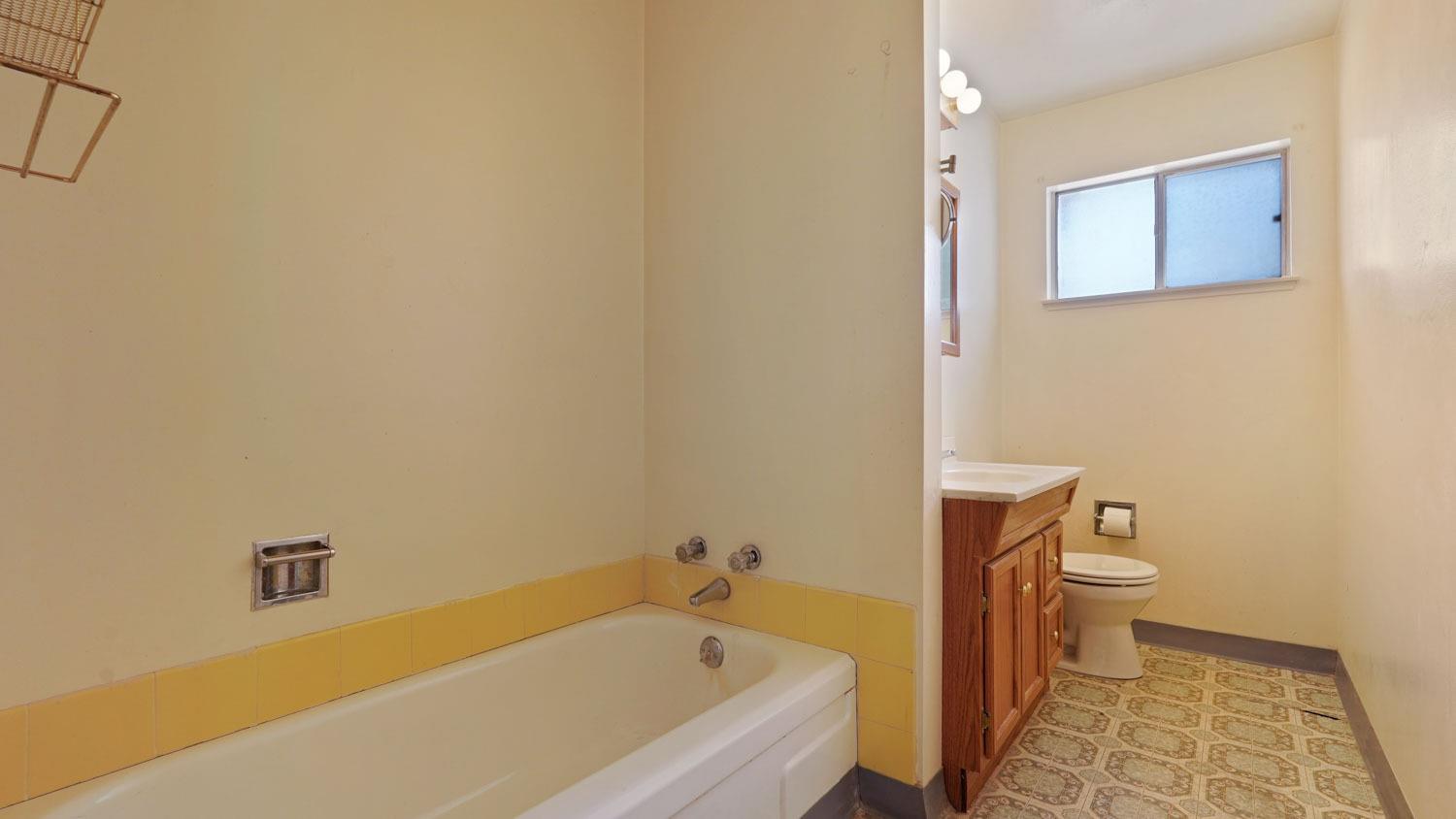 Detail Gallery Image 20 of 38 For 1825 N Debonaire Dr, Modesto,  CA 95350 - 3 Beds | 2 Baths