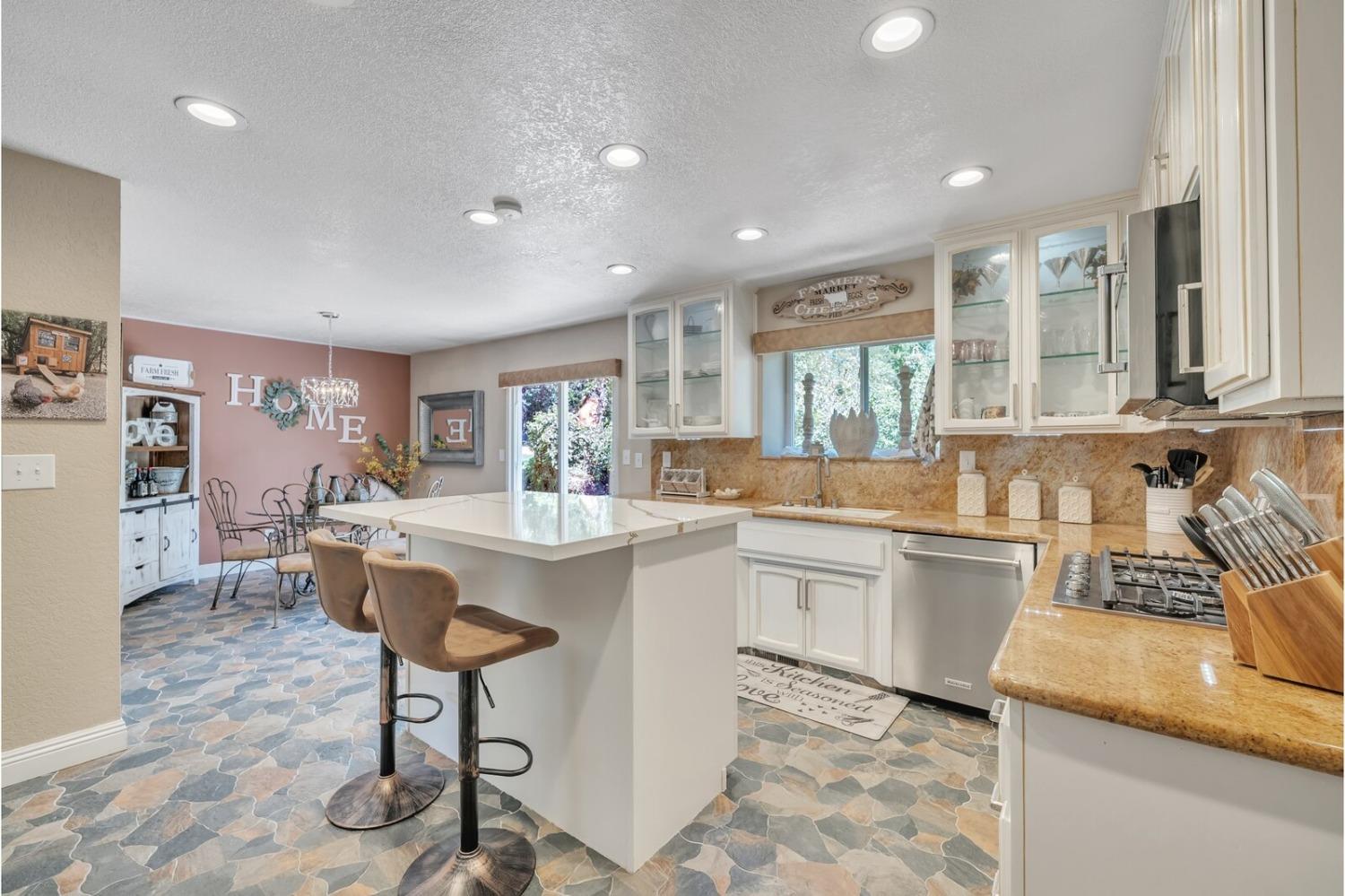 Detail Gallery Image 10 of 49 For 6675 Vireo Way, Granite Bay,  CA 95746 - 4 Beds | 2/1 Baths