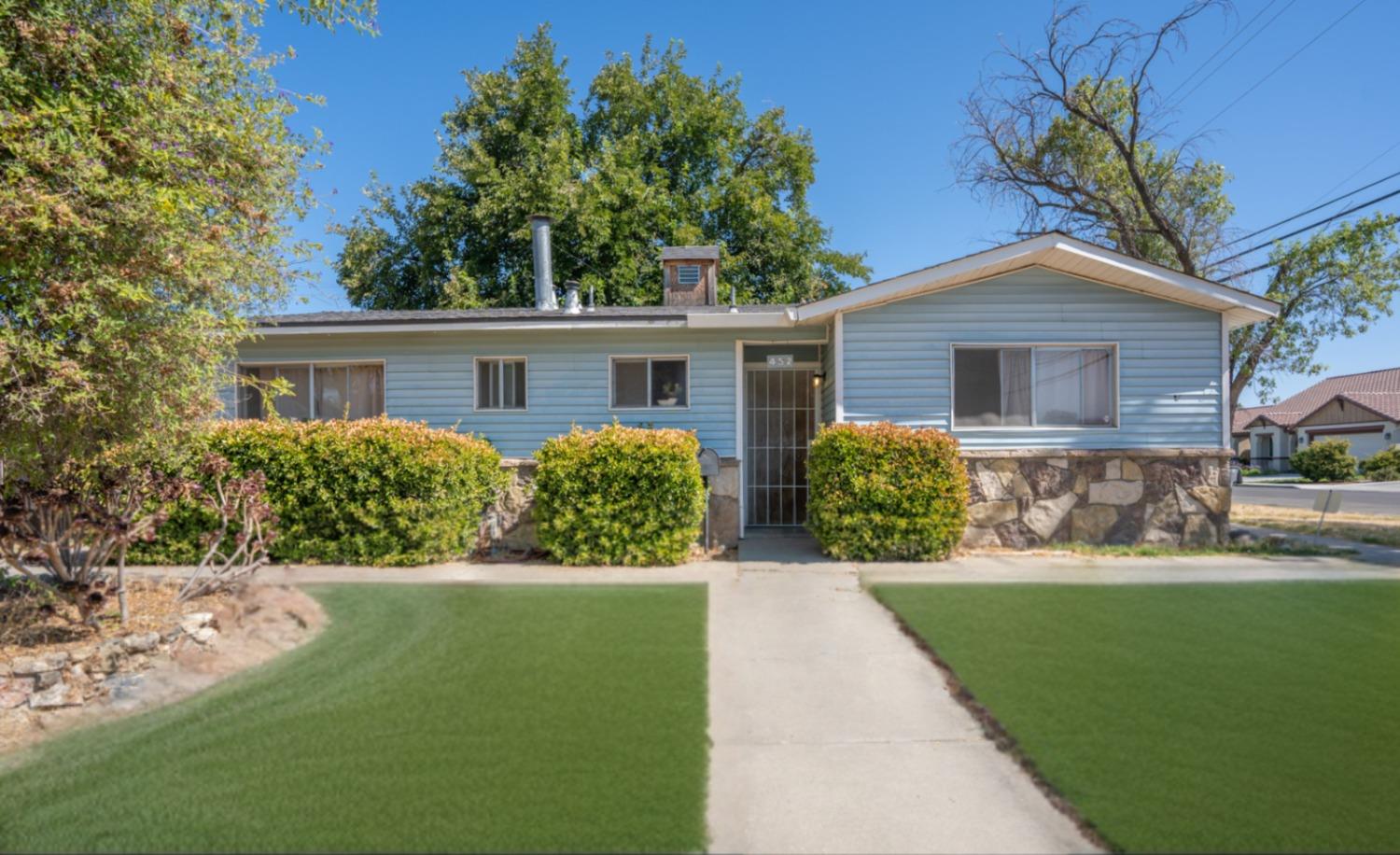 Detail Gallery Image 1 of 34 For 452 Lime Ave, Los Banos,  CA 93635 - 3 Beds | 2 Baths