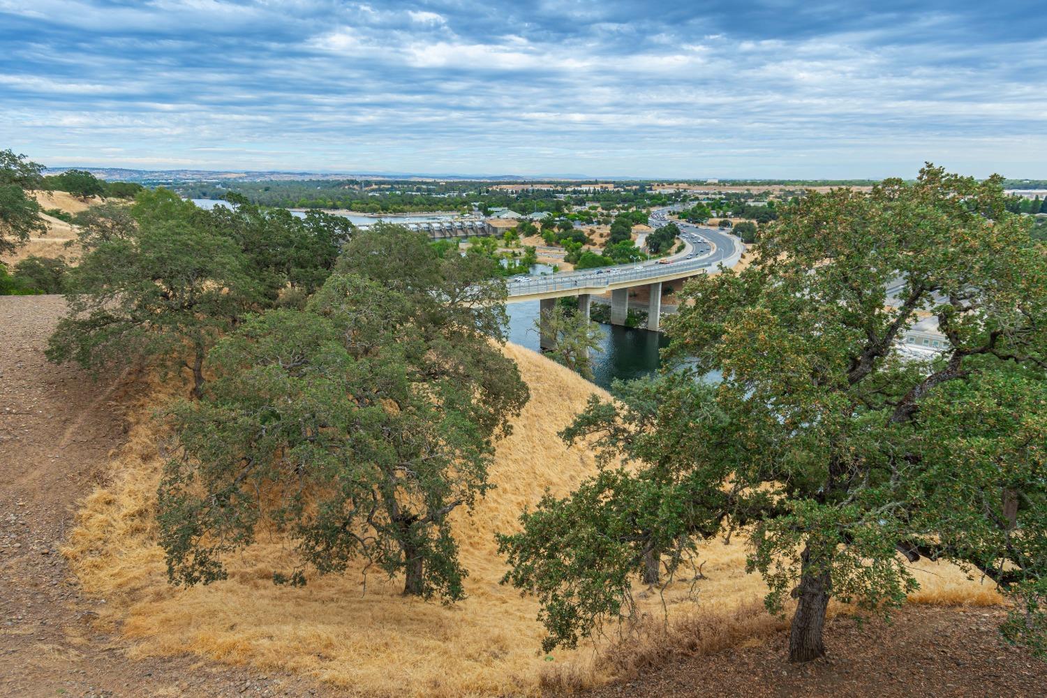 Detail Gallery Image 30 of 40 For 8960 Bluff Ln, Fair Oaks,  CA 95628 - 3 Beds | 2/1 Baths