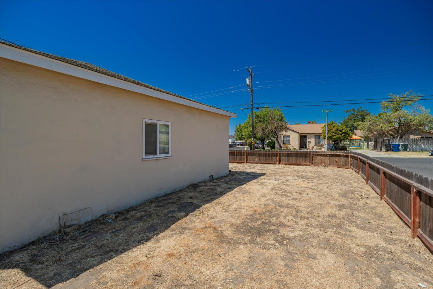 Detail Gallery Image 30 of 33 For 306 Veach, Manteca,  CA 95337 - 3 Beds | 1/2 Baths