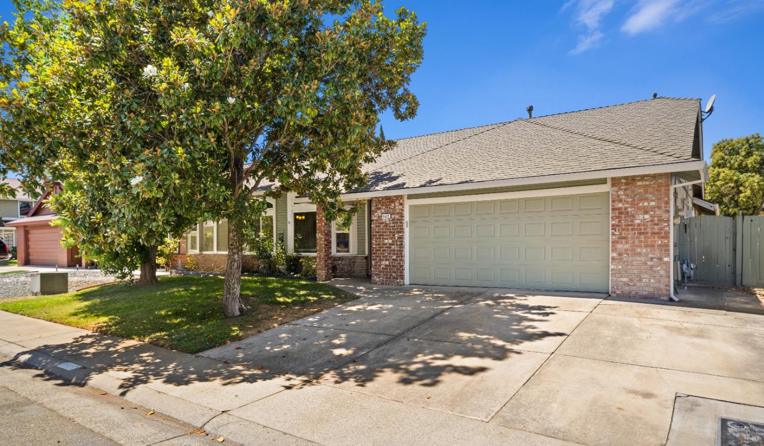 Detail Gallery Image 1 of 1 For 9522 Soaring Oaks Dr, Elk Grove,  CA 95758 - 4 Beds | 2 Baths