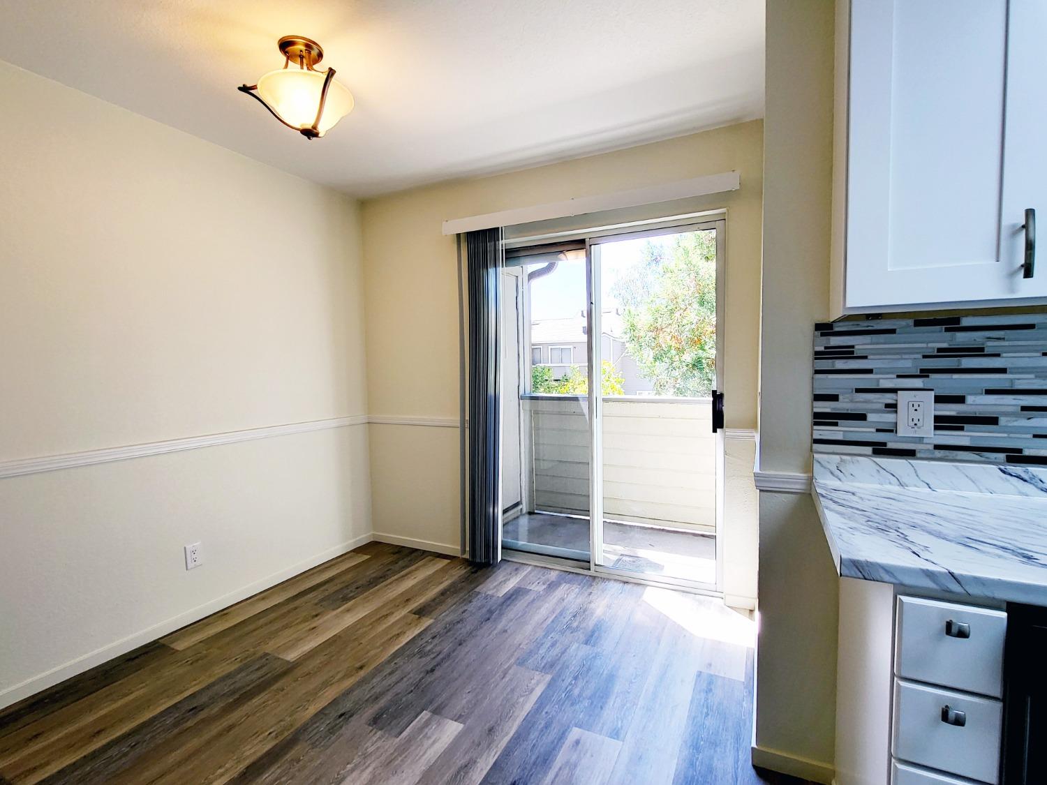 Detail Gallery Image 13 of 28 For 9125 Newhall #27,  Sacramento,  CA 95826 - 2 Beds | 1 Baths