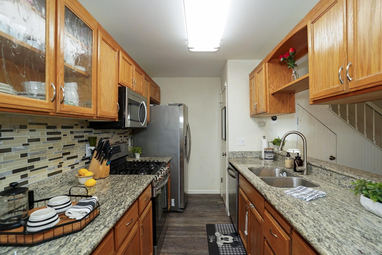 Detail Gallery Image 11 of 27 For 4762 Greenholme Dr #2,  Sacramento,  CA 95842 - 2 Beds | 1 Baths