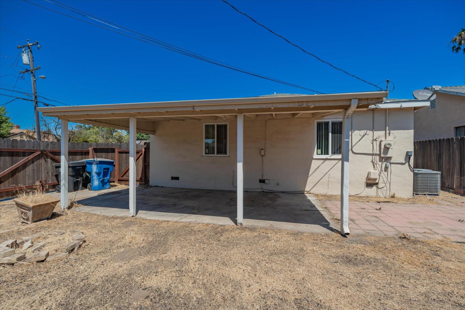 Detail Gallery Image 33 of 33 For 306 Veach, Manteca,  CA 95337 - 3 Beds | 1/2 Baths