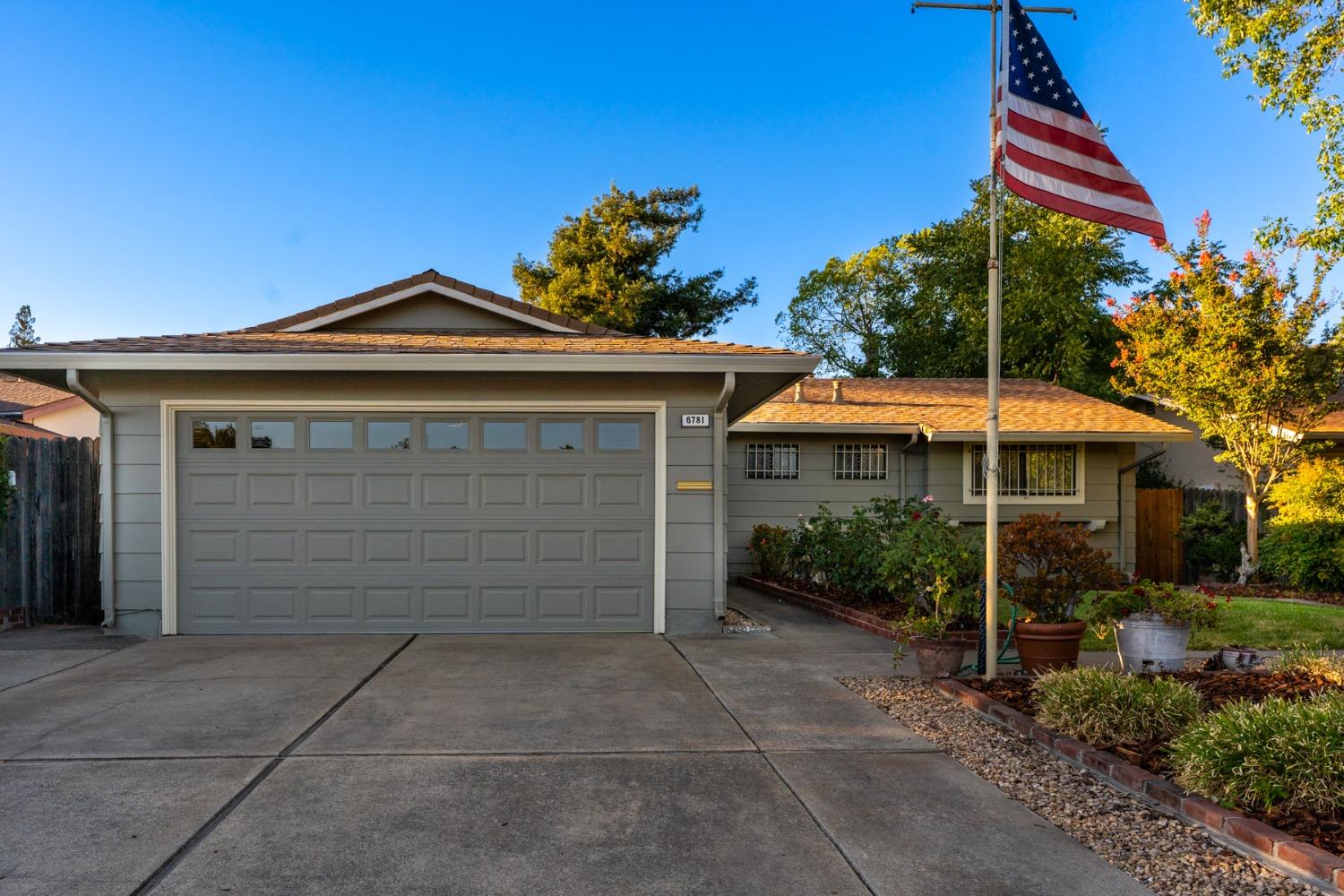 Detail Gallery Image 1 of 1 For 6781 Lindbrook Way, Sacramento,  CA 95823 - 4 Beds | 2 Baths