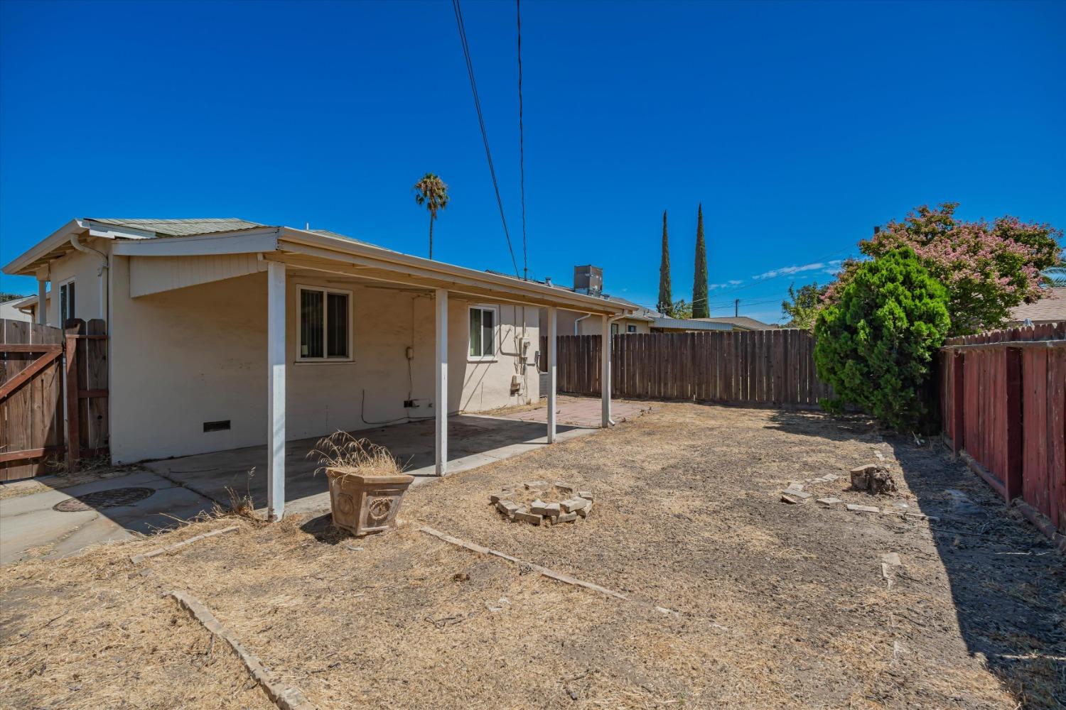 Detail Gallery Image 32 of 33 For 306 Veach, Manteca,  CA 95337 - 3 Beds | 1/2 Baths