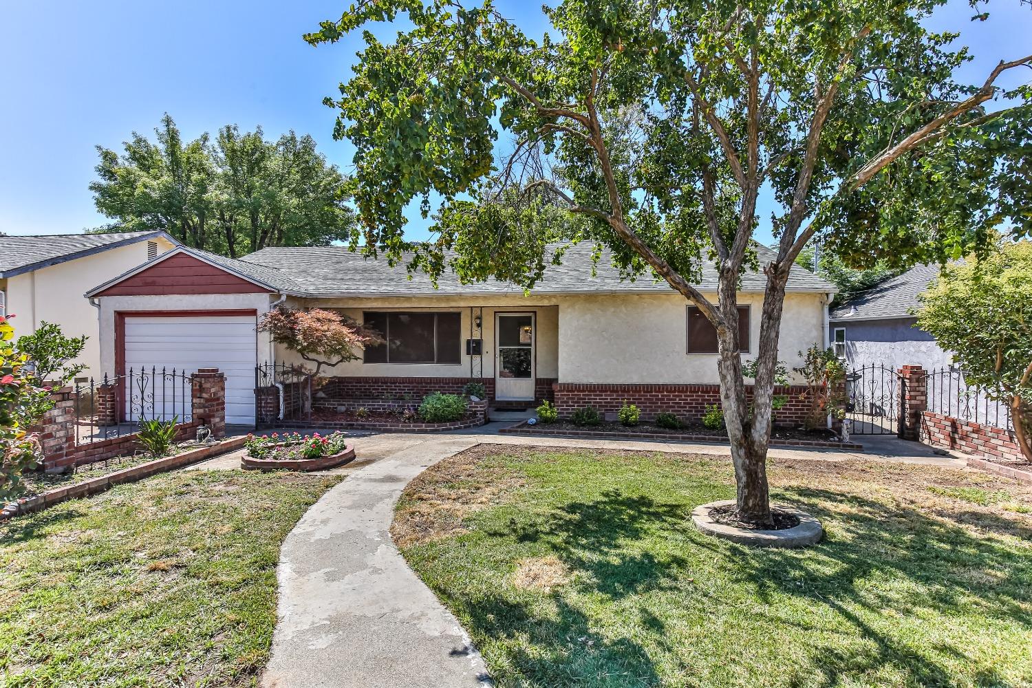 Detail Gallery Image 1 of 1 For 807 Herbert St, Roseville,  CA 95678 - 3 Beds | 2 Baths