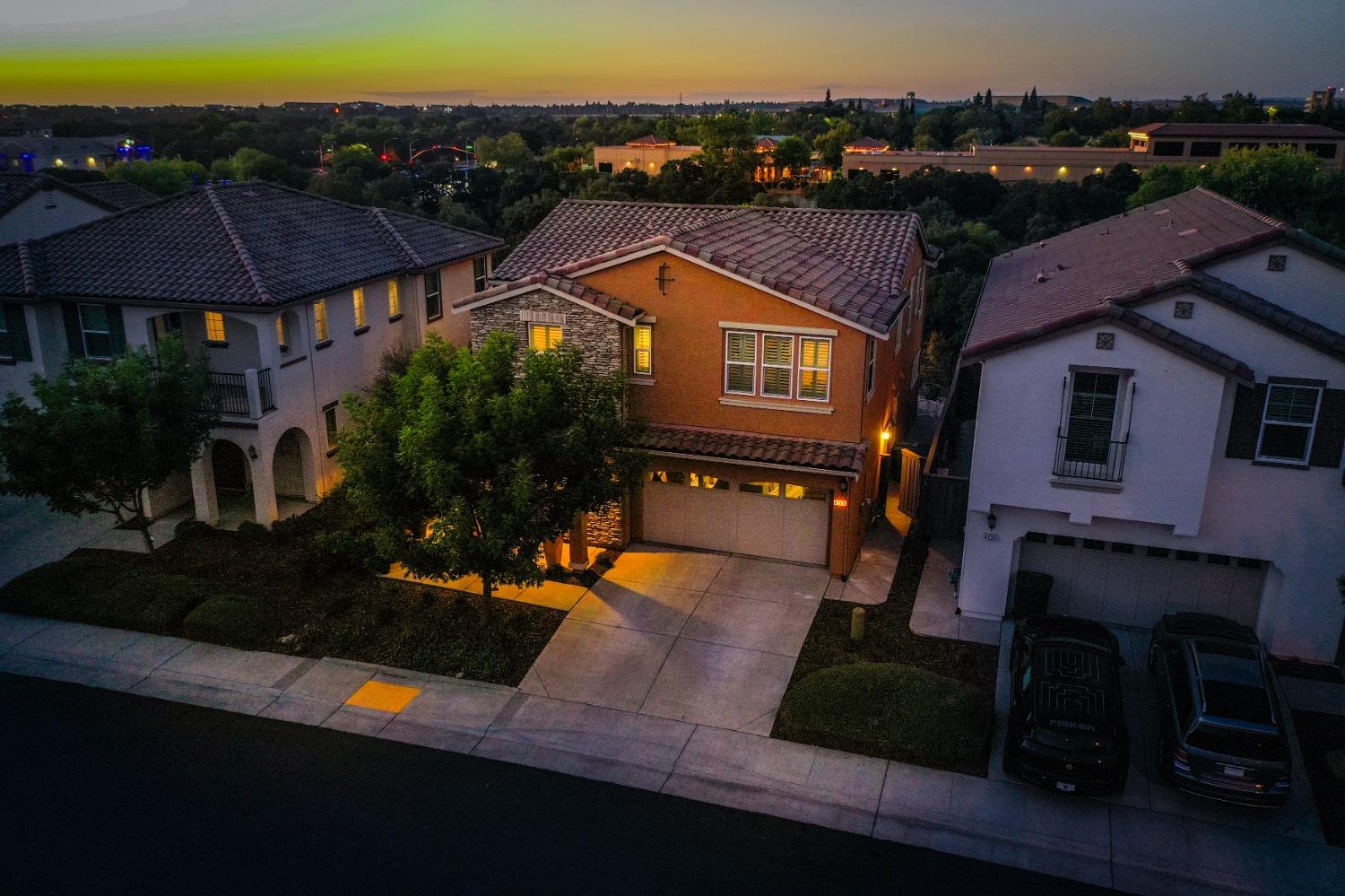 Detail Gallery Image 1 of 1 For 4240 Vittorio Dr, Roseville,  CA 95661 - 4 Beds | 3 Baths