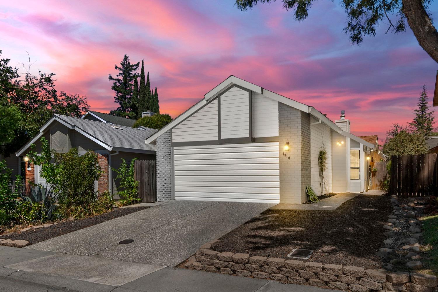 Detail Gallery Image 1 of 1 For 1310 Puebla Way, Roseville,  CA 95747 - 3 Beds | 2 Baths