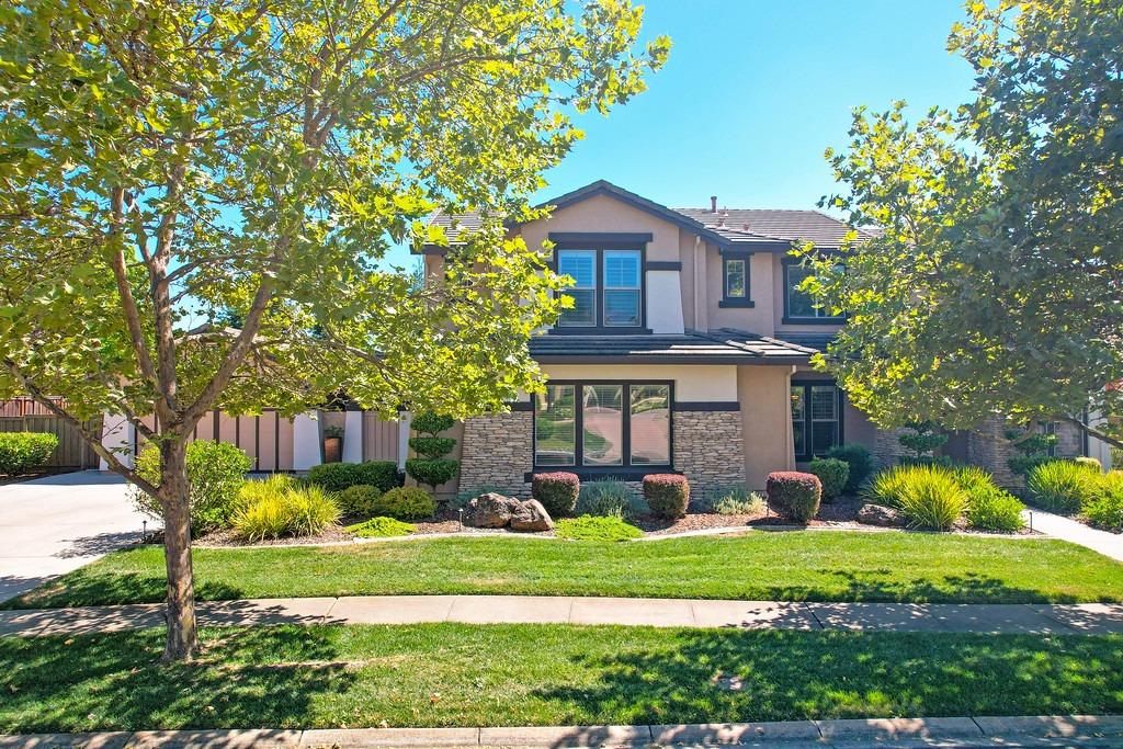 Detail Gallery Image 1 of 1 For 8960 Creekstone Cir, Roseville,  CA 95747 - 5 Beds | 3/1 Baths