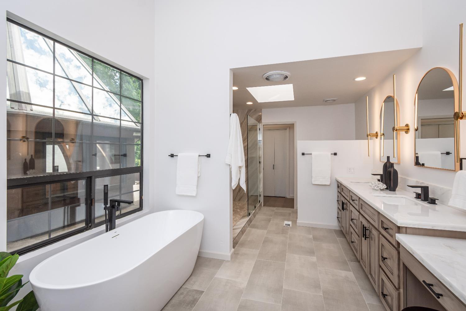 Detail Gallery Image 14 of 86 For 436 Hopkins Rd, Sacramento,  CA 95864 - 4 Beds | 3/1 Baths