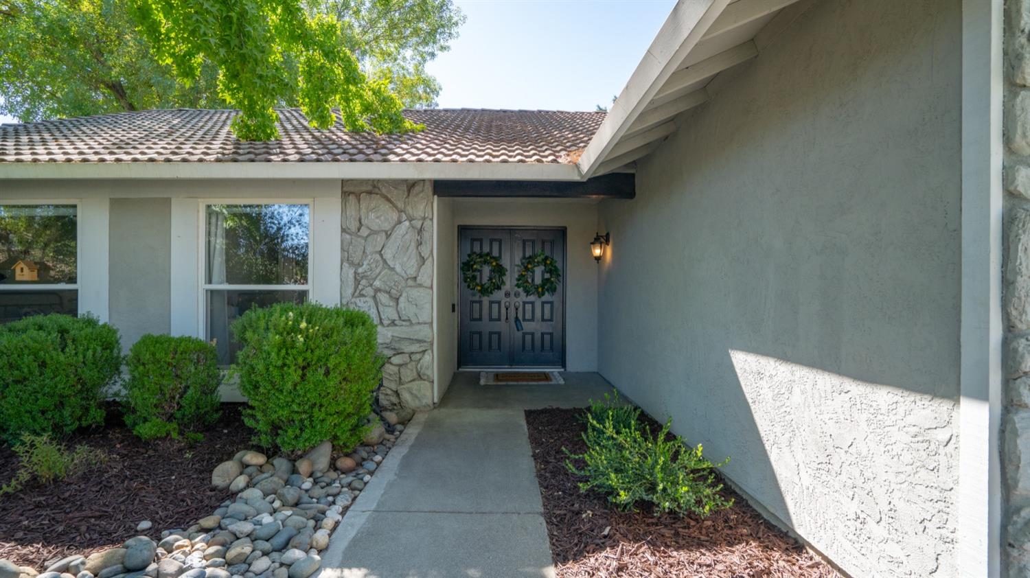 Detail Gallery Image 8 of 45 For 1307 Mossbrook Ct, Roseville,  CA 95661 - 3 Beds | 2 Baths