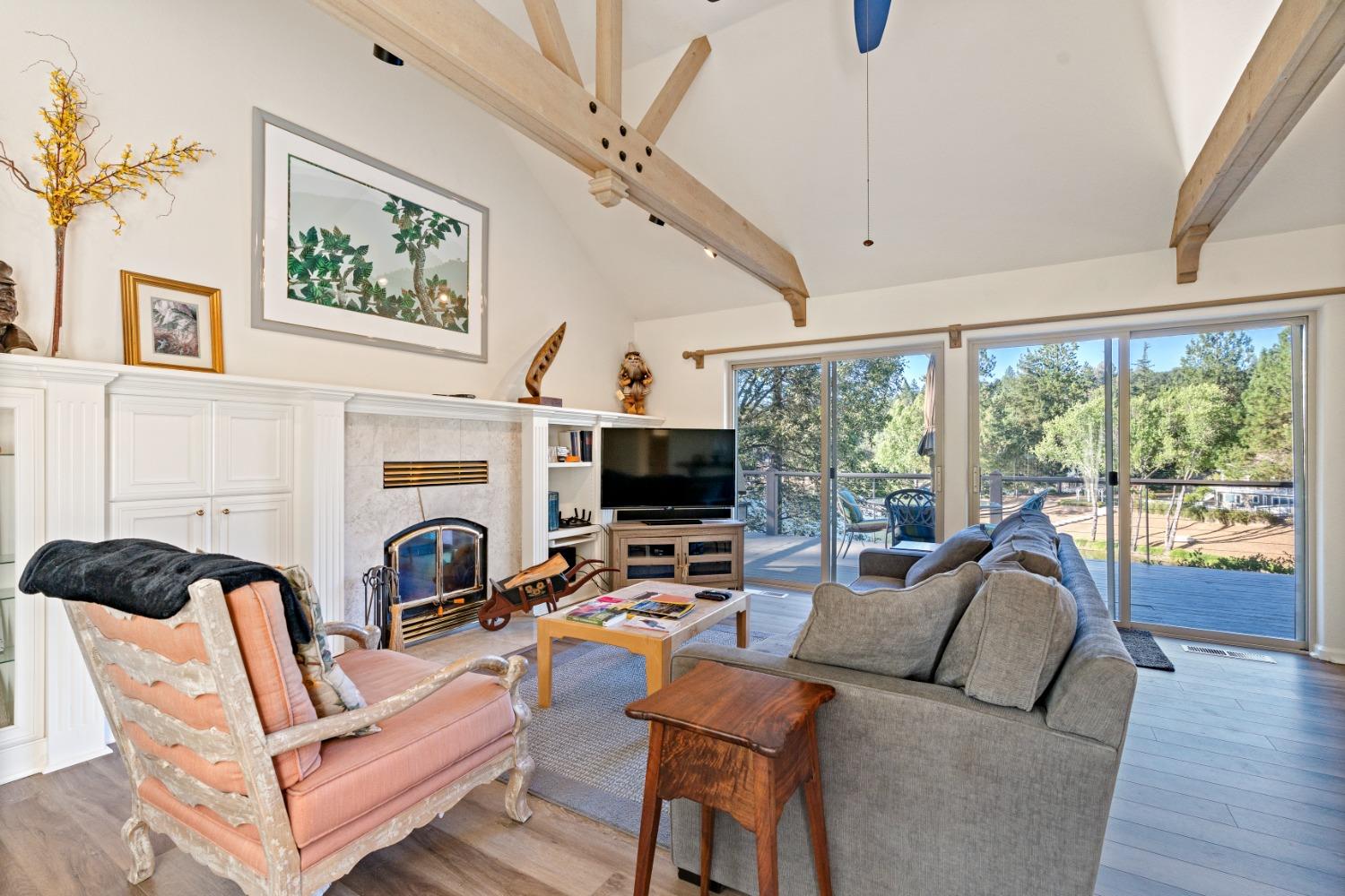 Detail Gallery Image 4 of 59 For 20612 Longridge Ct, Groveland,  CA 95321 - 3 Beds | 2/1 Baths