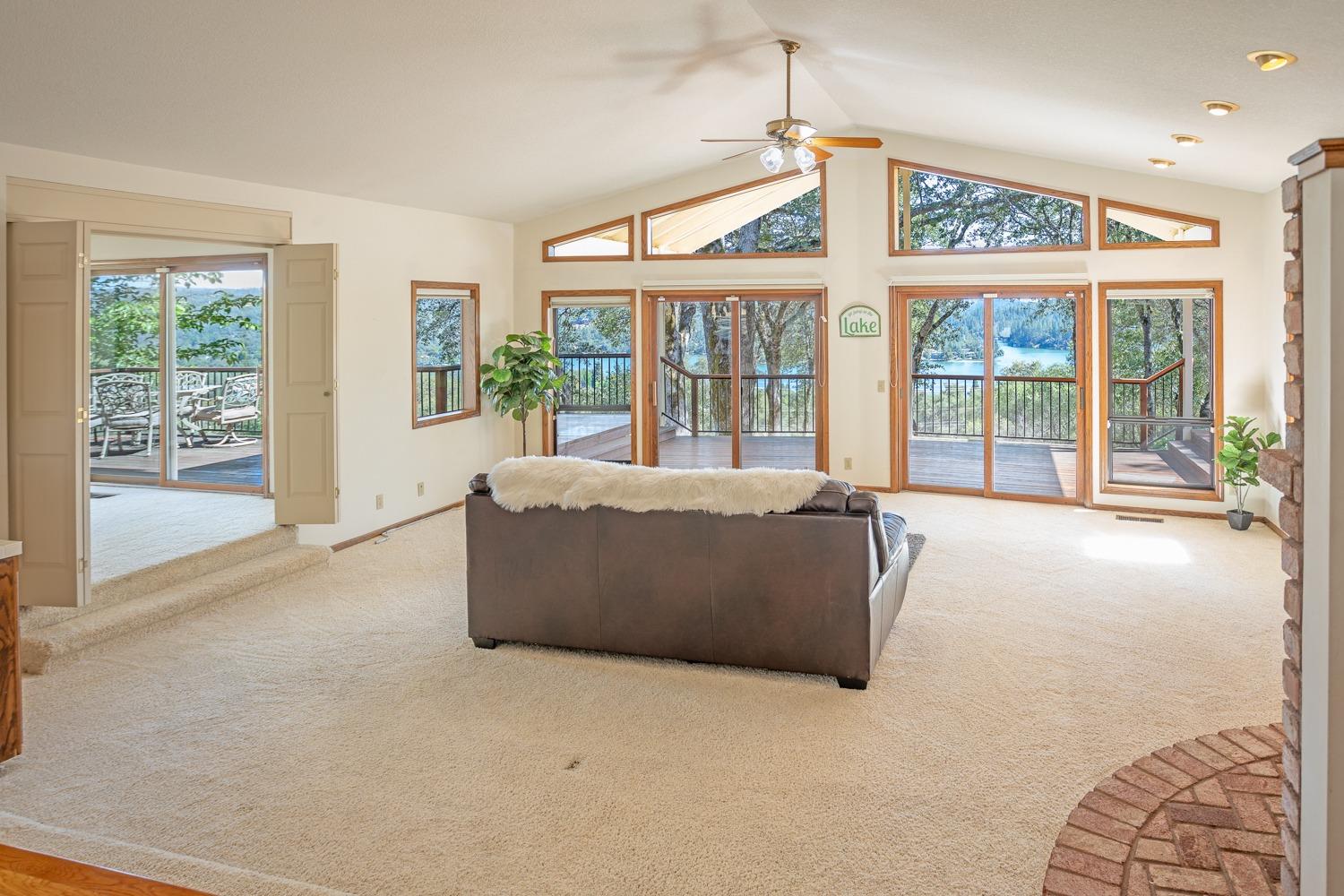 Detail Gallery Image 8 of 69 For 13710 Oakknoll Ct, Penn Valley,  CA 95946 - 3 Beds | 2/1 Baths