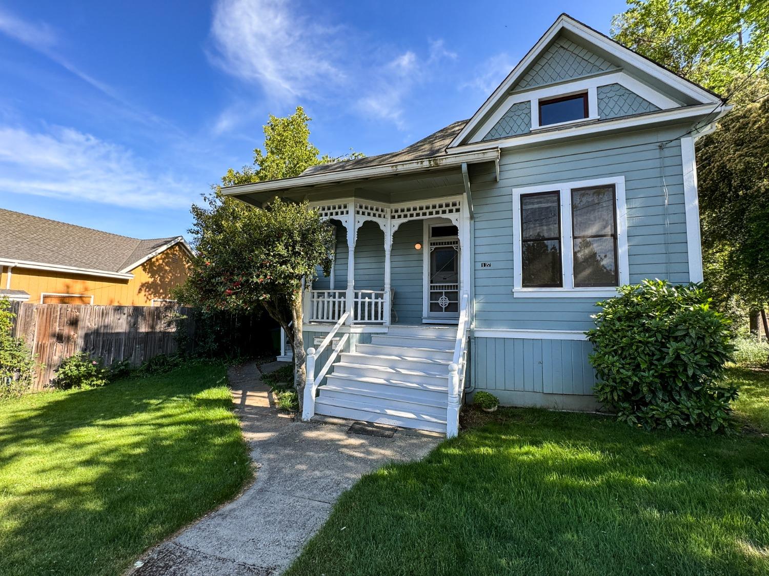 Detail Gallery Image 2 of 30 For 127 Winchester St, Grass Valley,  CA 95945 - 2 Beds | 2 Baths