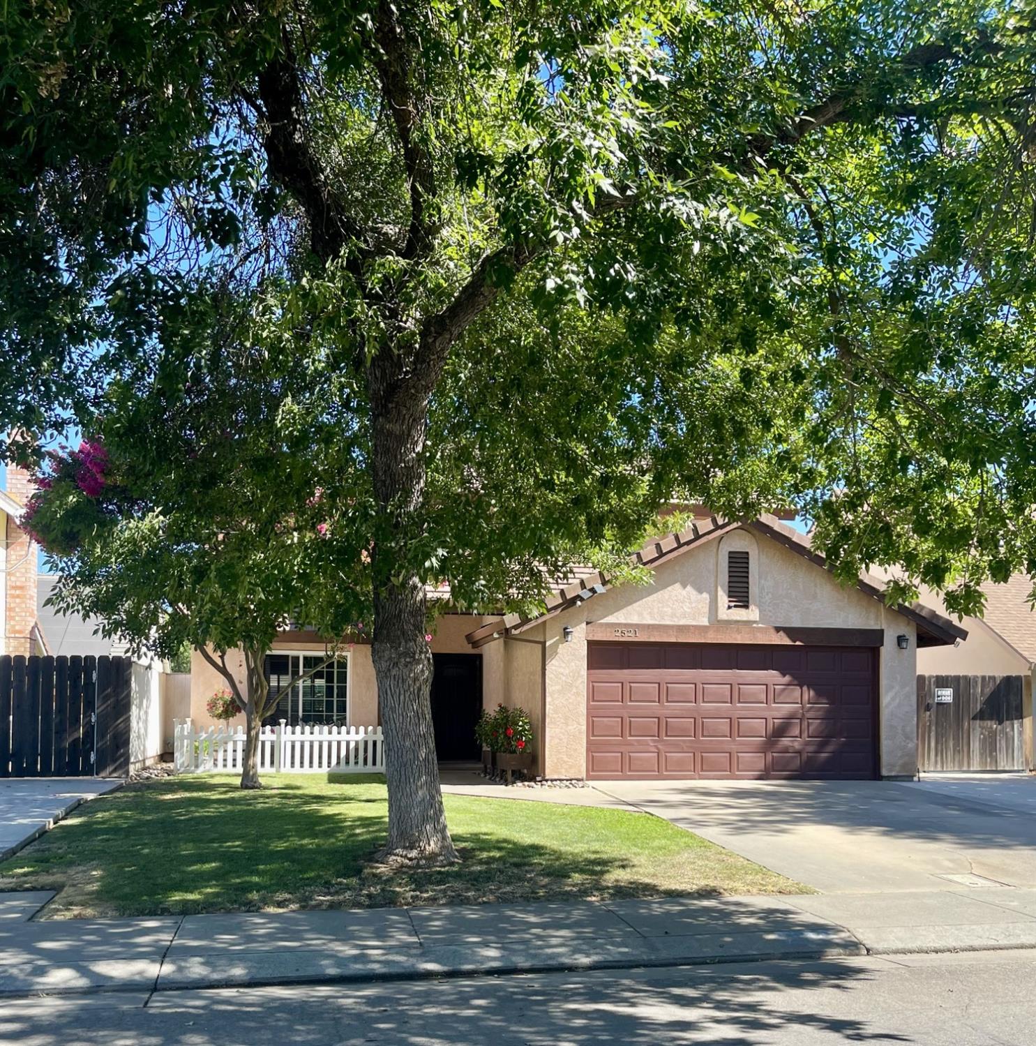 Detail Gallery Image 1 of 1 For 2521 Black Walnut Dr, Modesto,  CA 95355 - 3 Beds | 2/1 Baths