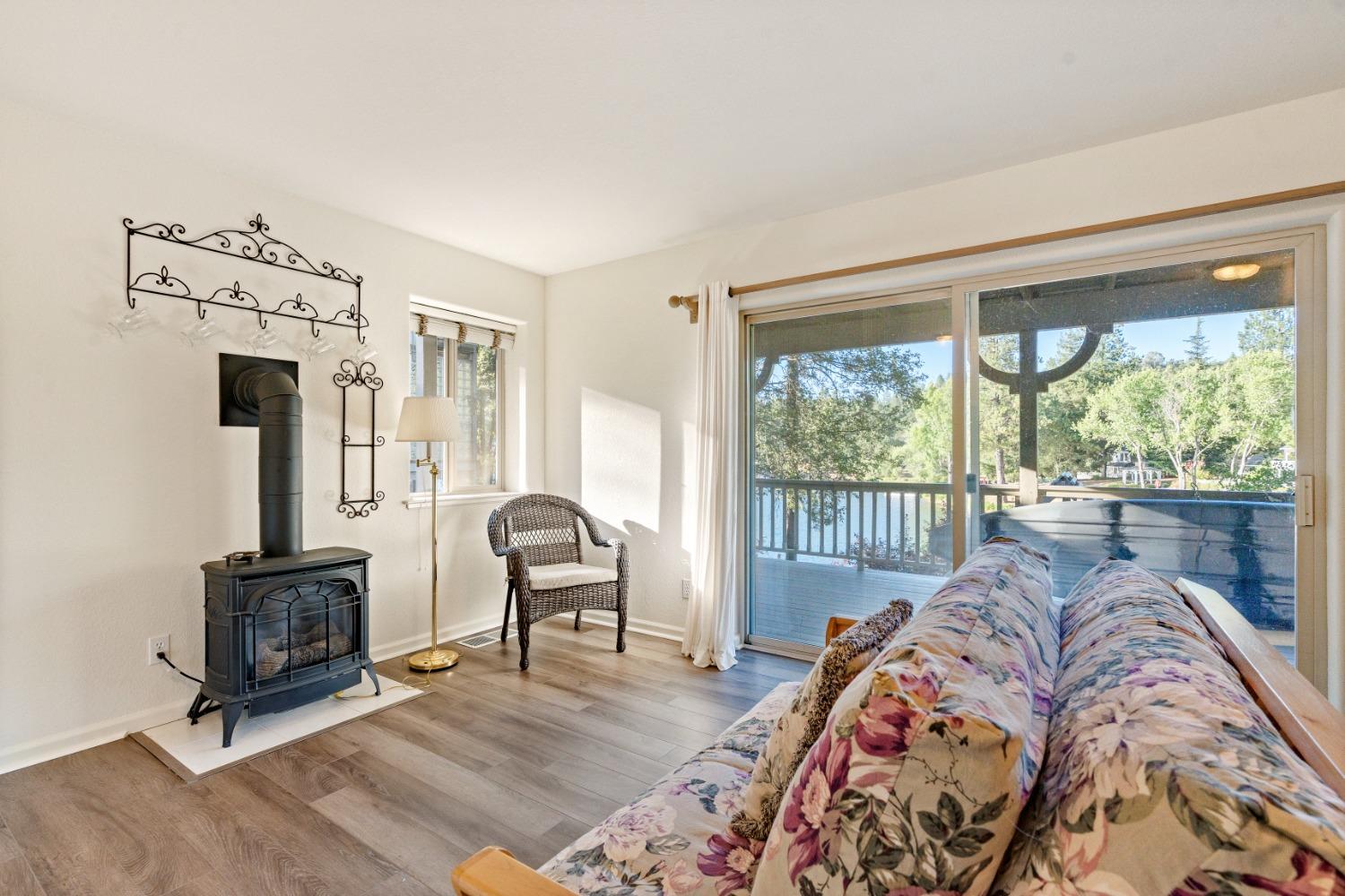 Detail Gallery Image 21 of 59 For 20612 Longridge Ct, Groveland,  CA 95321 - 3 Beds | 2/1 Baths