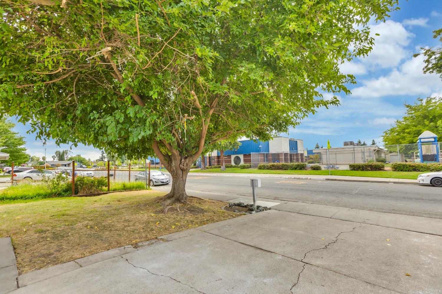 Detail Gallery Image 38 of 43 For 7843 Deer Creek Dr, Sacramento,  CA 95823 - 3 Beds | 2 Baths