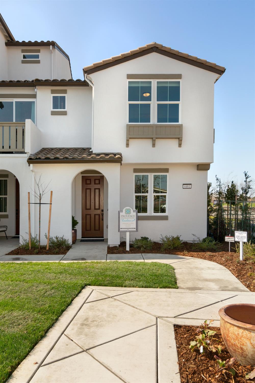 Detail Gallery Image 1 of 18 For 4481 Saone Walk, Sacramento,  CA 95834 - 3 Beds | 2/1 Baths