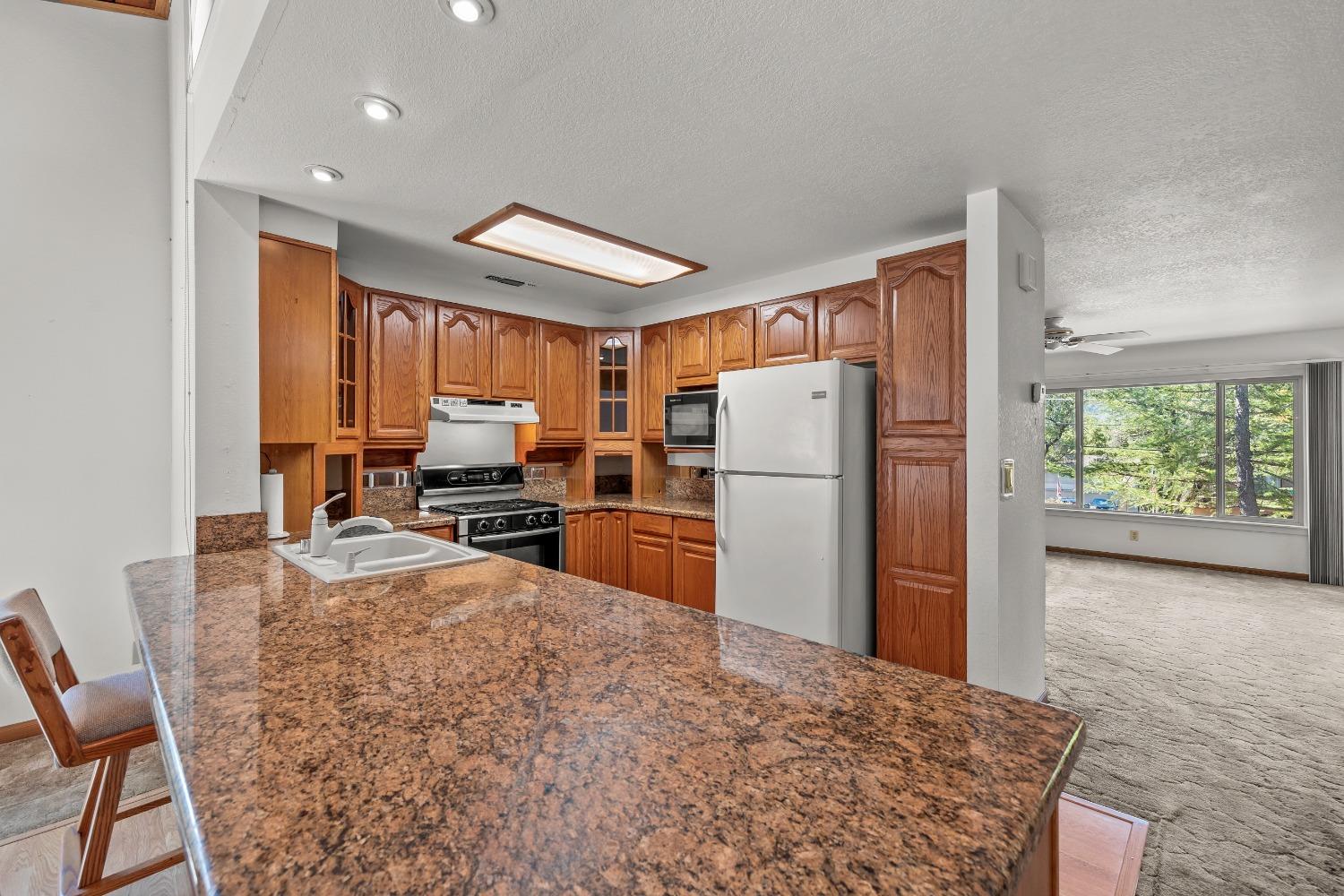 Rolling Hills Court, Auburn, California image 6