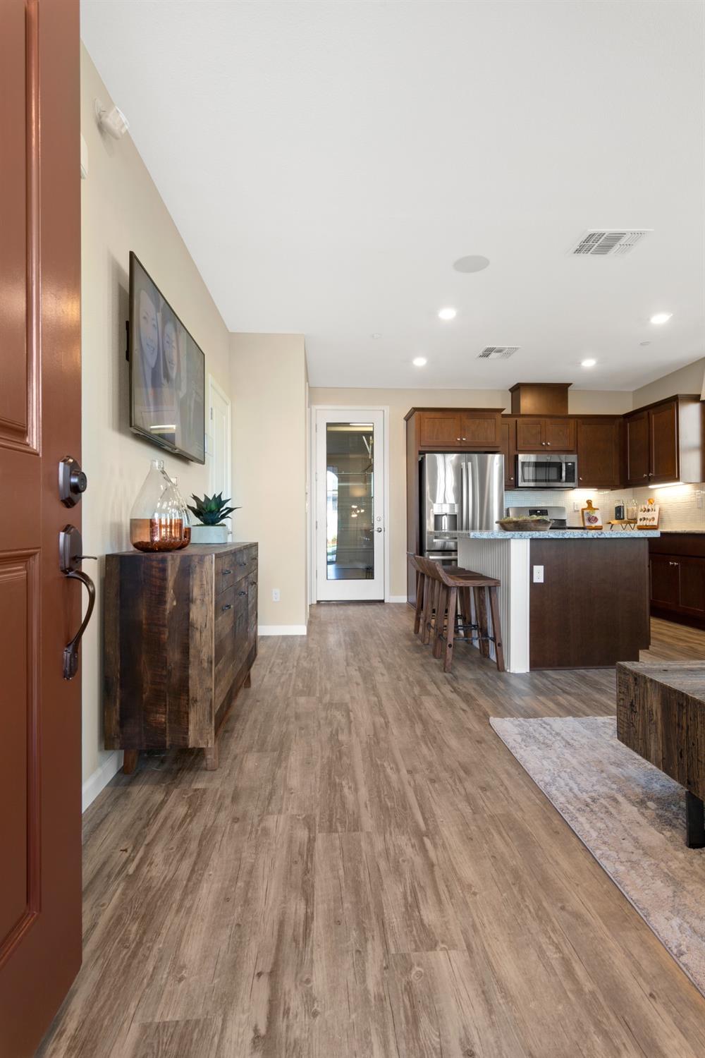 Detail Gallery Image 2 of 18 For 4481 Saone Walk, Sacramento,  CA 95834 - 3 Beds | 2/1 Baths