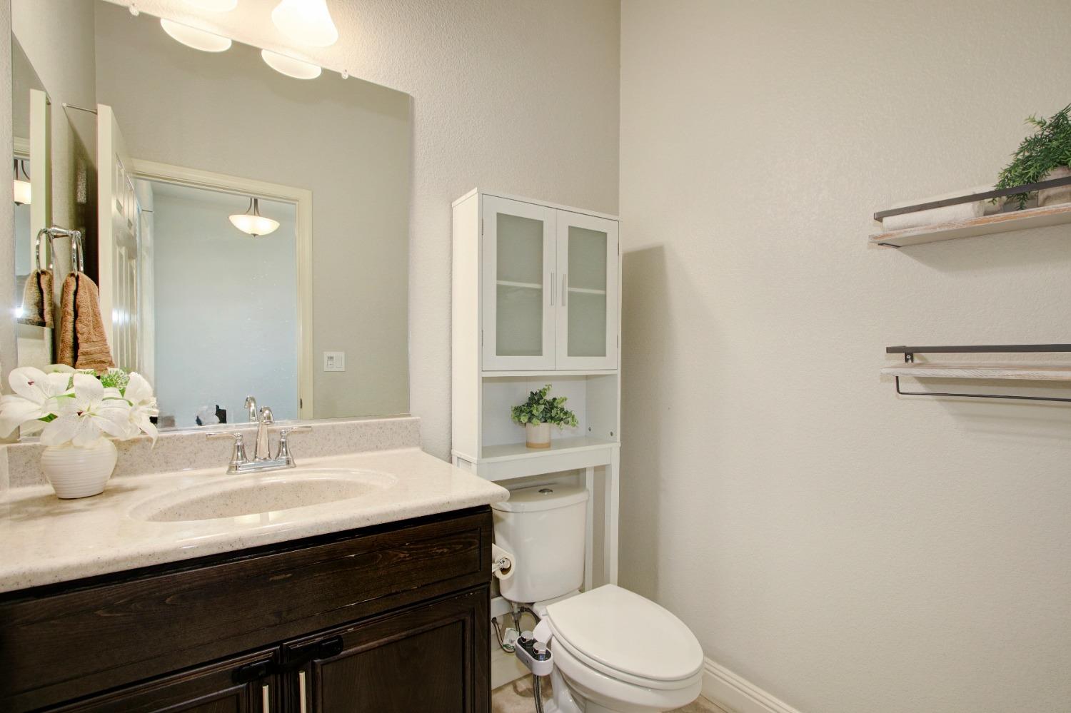 Detail Gallery Image 45 of 73 For 1093 Dimaggio Way, Galt,  CA 95632 - 5 Beds | 2/1 Baths