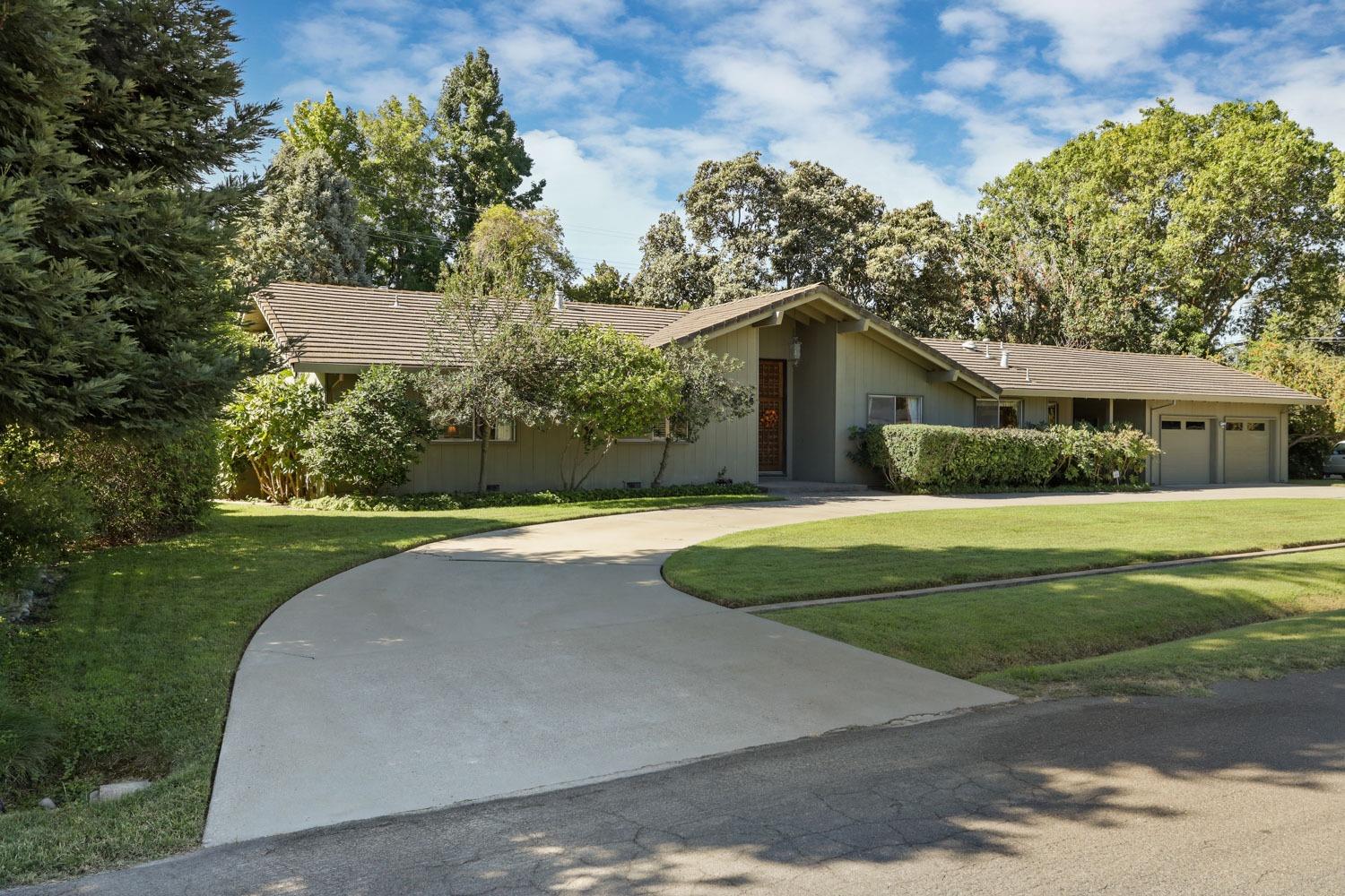 Detail Gallery Image 2 of 56 For 4944 Manor Cir, Stockton,  CA 95212 - 3 Beds | 2/1 Baths